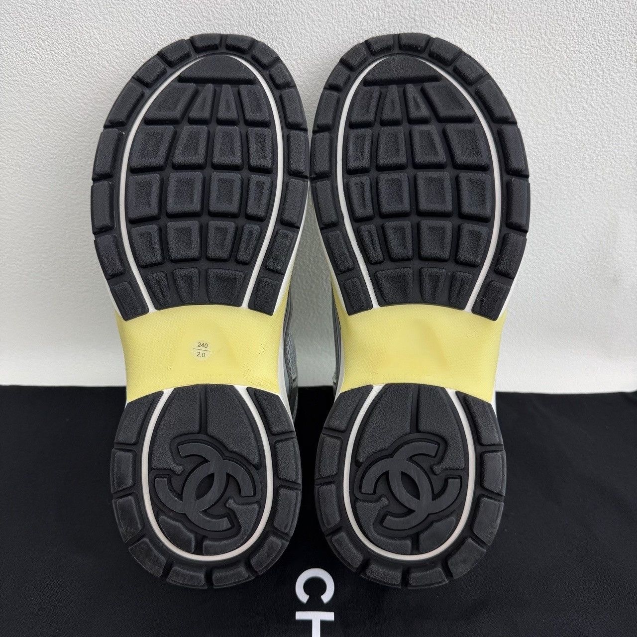 Chanel Chanel Logo Low-Top Sneakers Size 38 Size US 7 / IT 37 - 8 Thumbnail