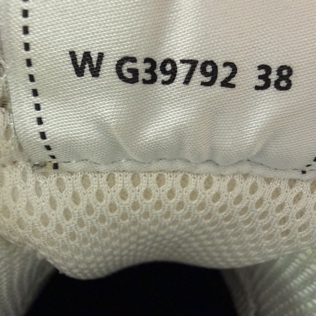 Chanel Chanel Logo Low-Top Sneakers Size 38 Size US 7 / IT 37 - 7 Thumbnail