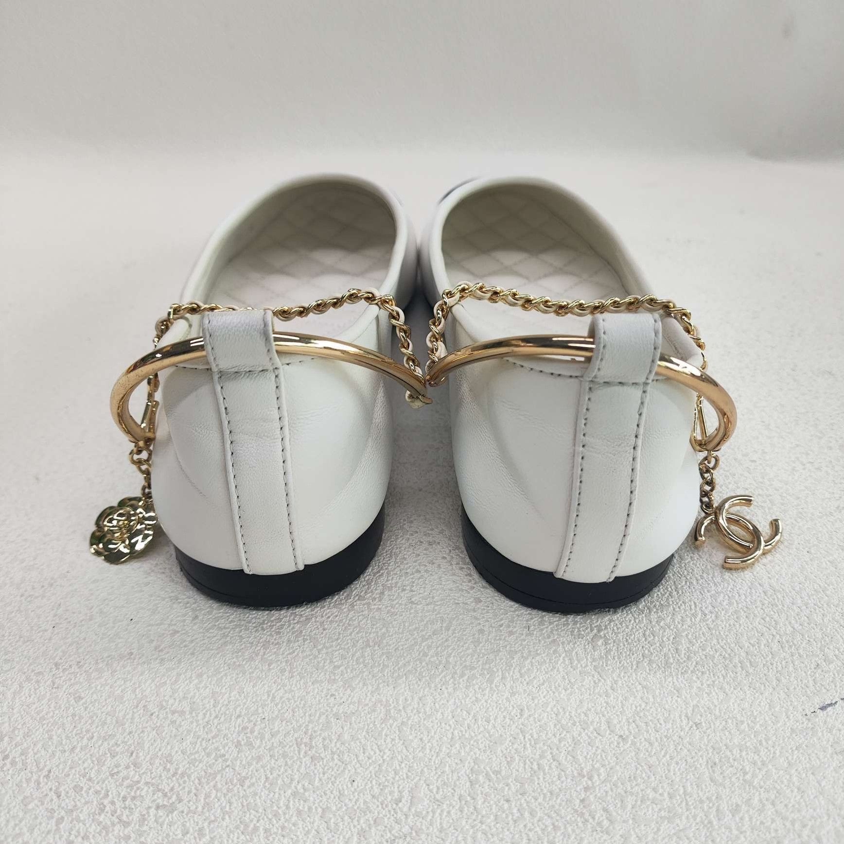 Chanel Chanel White Black Chain Ballet Flats Size 37 Size US 7 / IT 37 - 6 Thumbnail