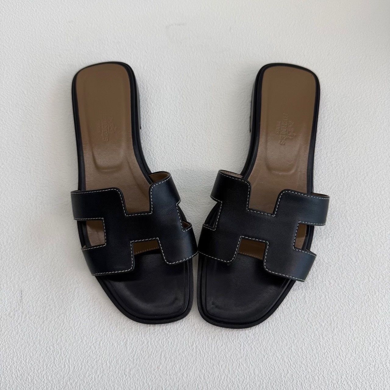 Hermes Hermès Oran Leather Sandals Size 37 Size US 7 / IT 37 - 10 Thumbnail
