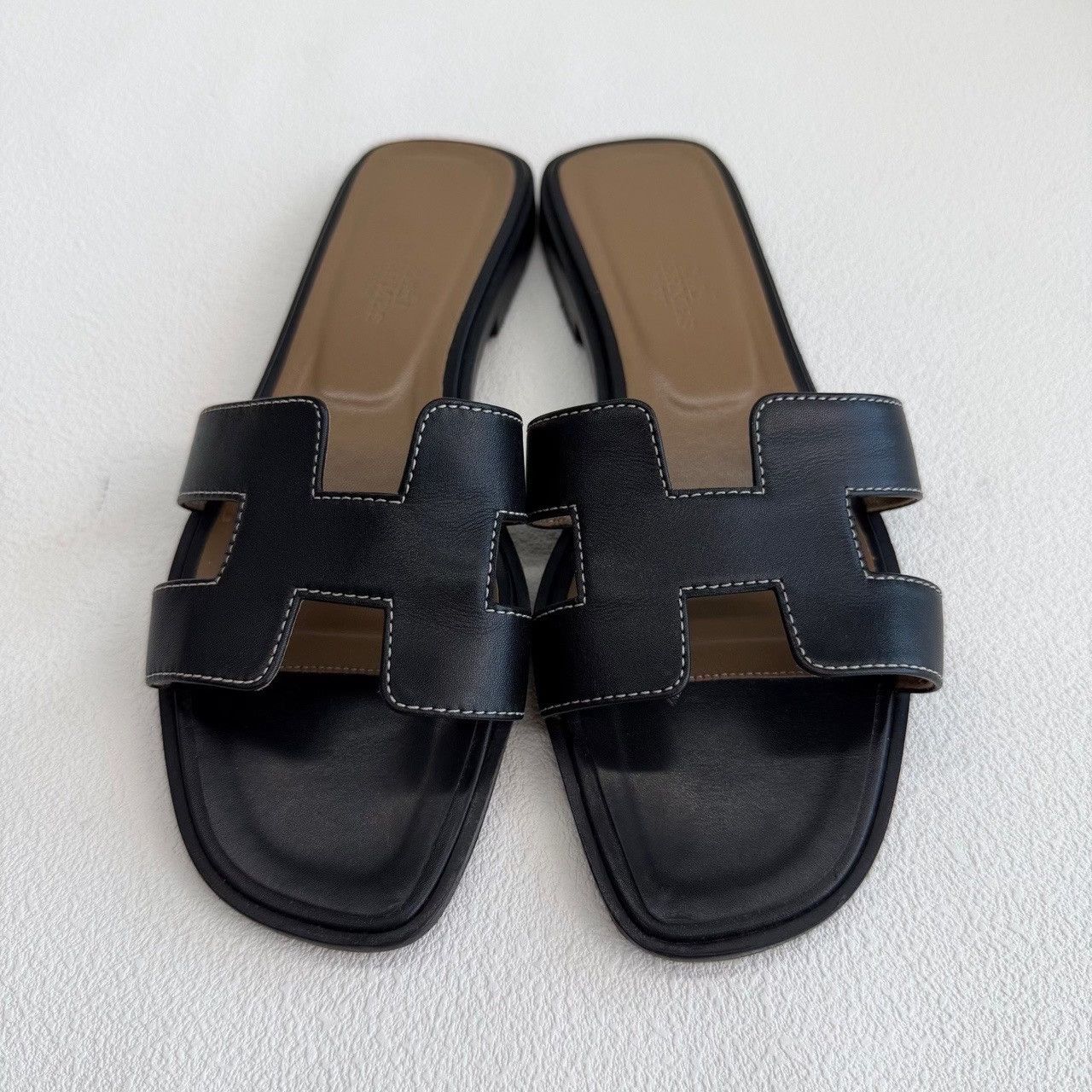 Hermes Hermès Oran Leather Sandals Size 37 Size US 7 / IT 37 - 3 Thumbnail
