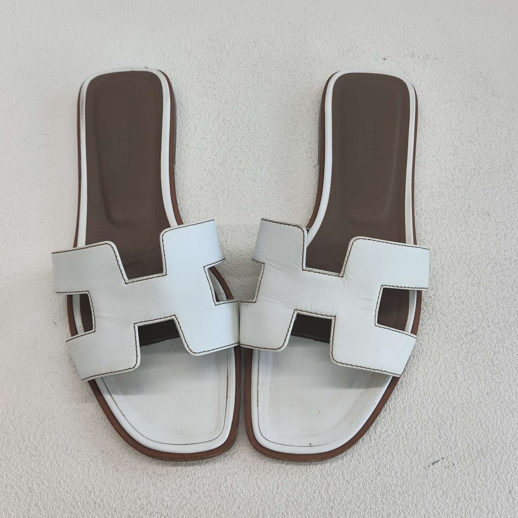 Hermes Hermès White Leather Oran Sandals Size 38 Size US 8 / IT 38 - 10 Thumbnail