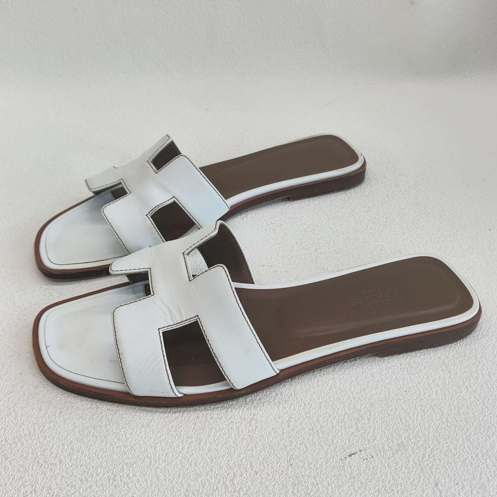 Hermes Hermès White Leather Oran Sandals Size 38 Size US 8 / IT 38 - 9 Thumbnail