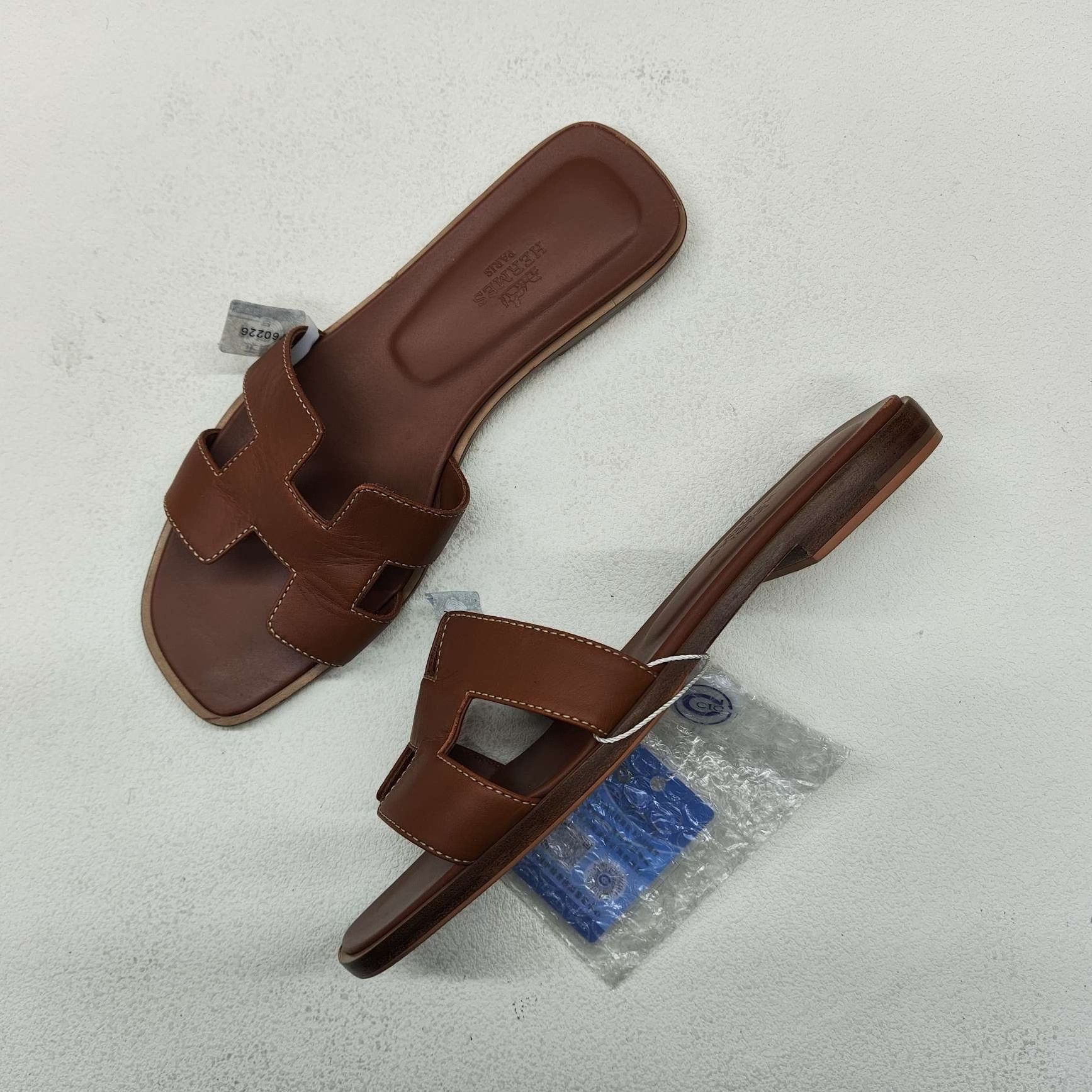 Hermes Hermès Oran Leather Sandals Size 36.5 Size US 6.5 / IT 36.5 - 9 Thumbnail