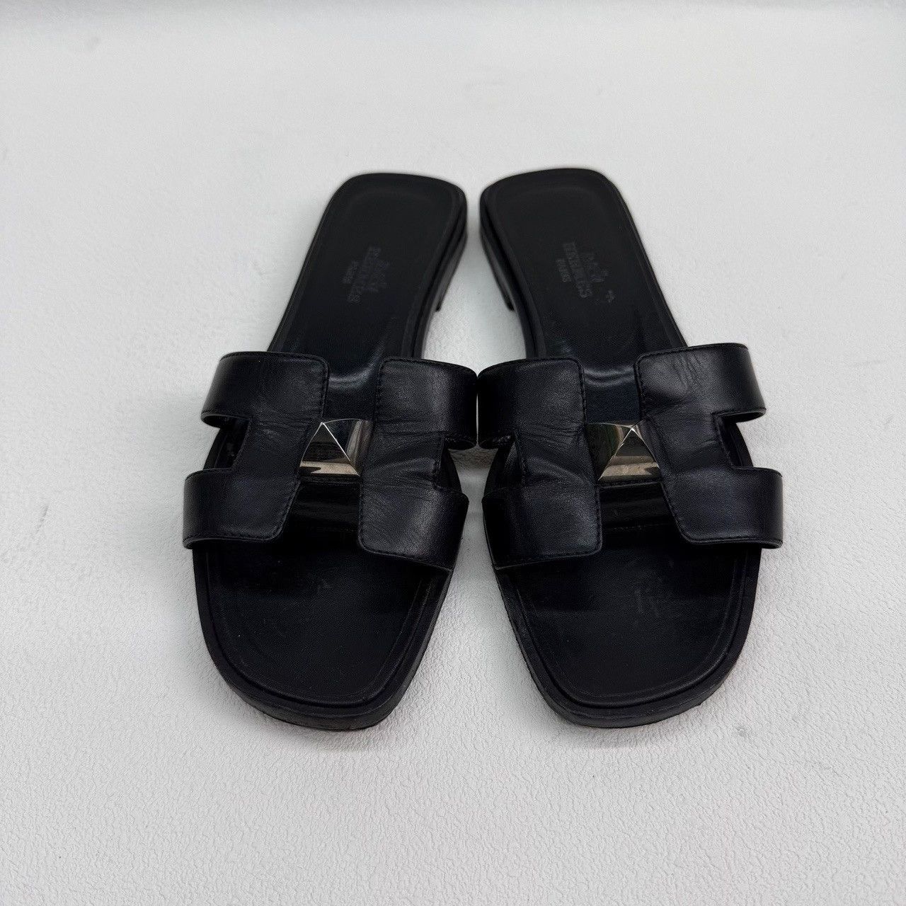 Hermes Hermès Black Leather Stud Sandals Size 35.5 Size US 5.5 / IT 35.5 - 3 Thumbnail