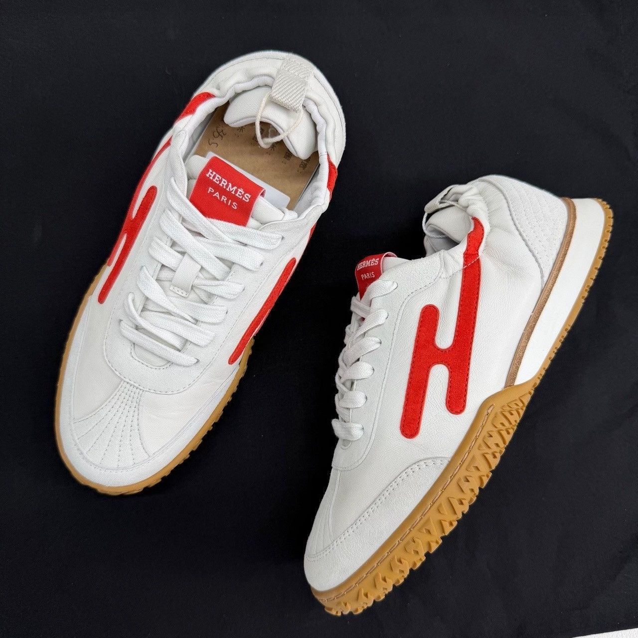 Hermes Hermès Logo Low-Top Sneakers Size 35.5 Size US 5.5 / IT 35.5 - 9 Thumbnail
