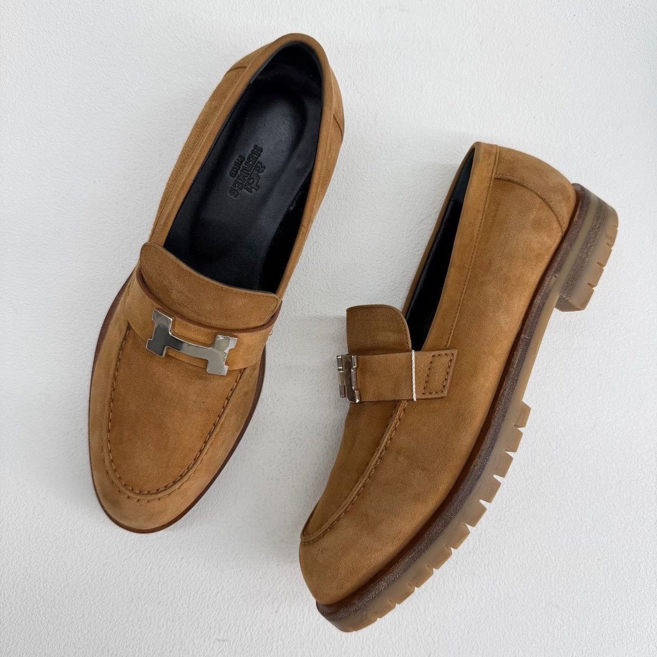 Hermes Hermès Suede H Logo Loafers Size 38 Size US 8 / IT 38 - 9 Thumbnail