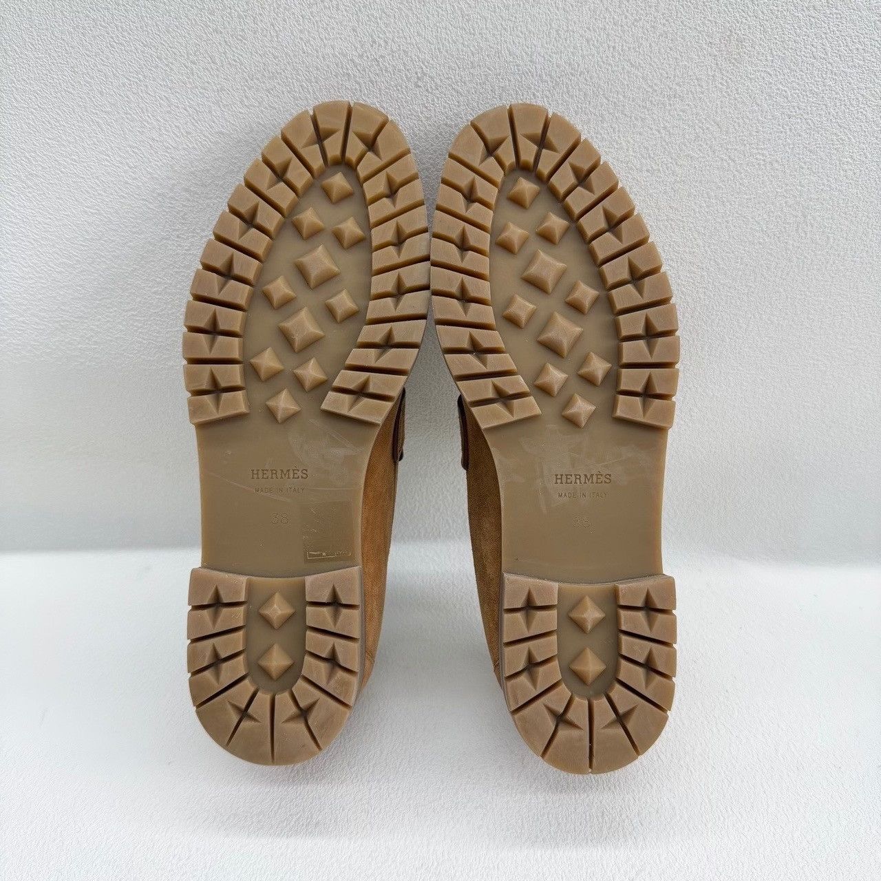 Hermes Hermès Suede H Logo Loafers Size 38 Size US 8 / IT 38 - 8 Thumbnail