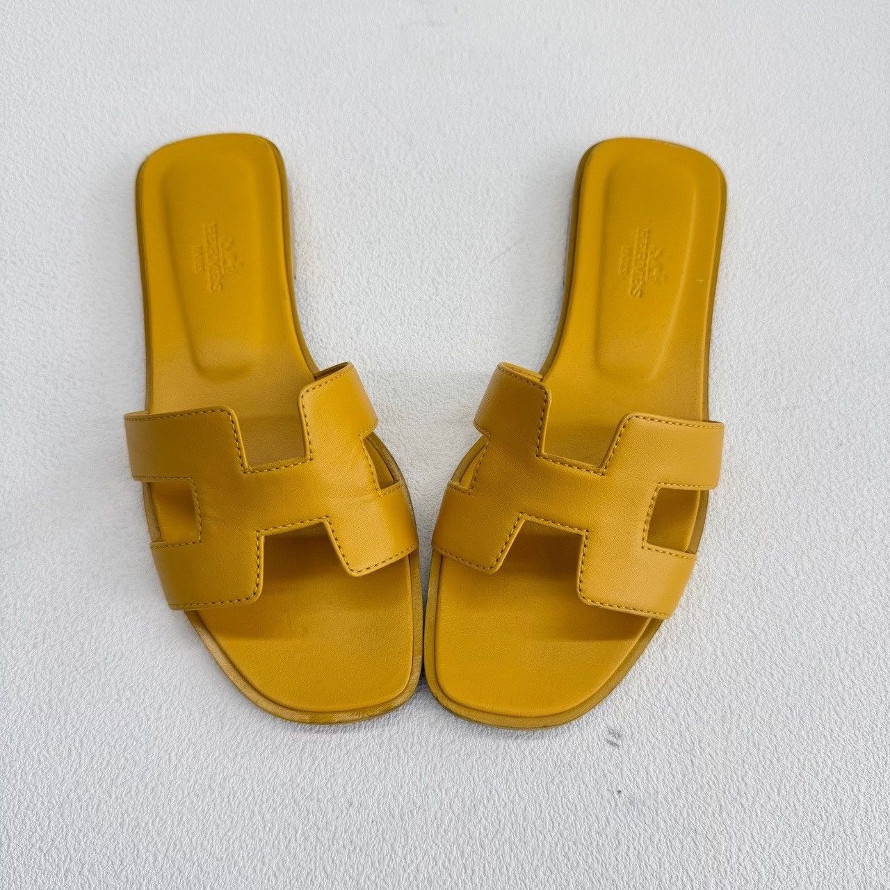 Hermes Hermes Oran Leather Sandals Size 36.5 Size US 6.5 / IT 36.5 - 9 Thumbnail