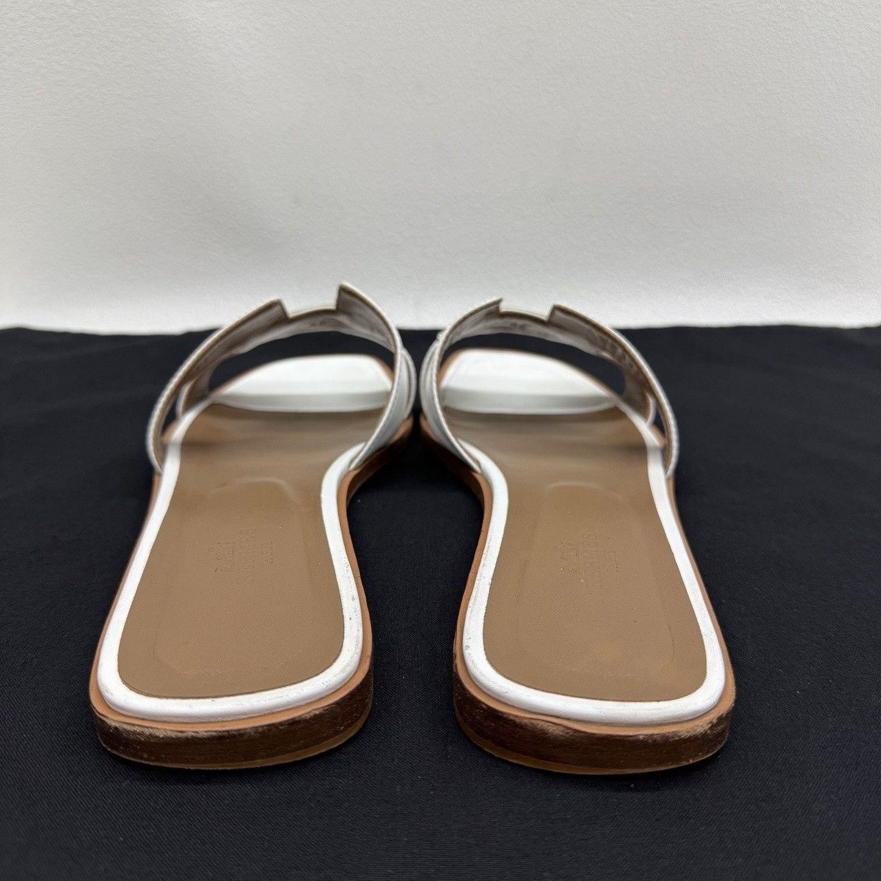 Hermes Hermès Oran Leather Sandals Size 39.5 Size US 9.5 / IT 39.5 - 6 Thumbnail