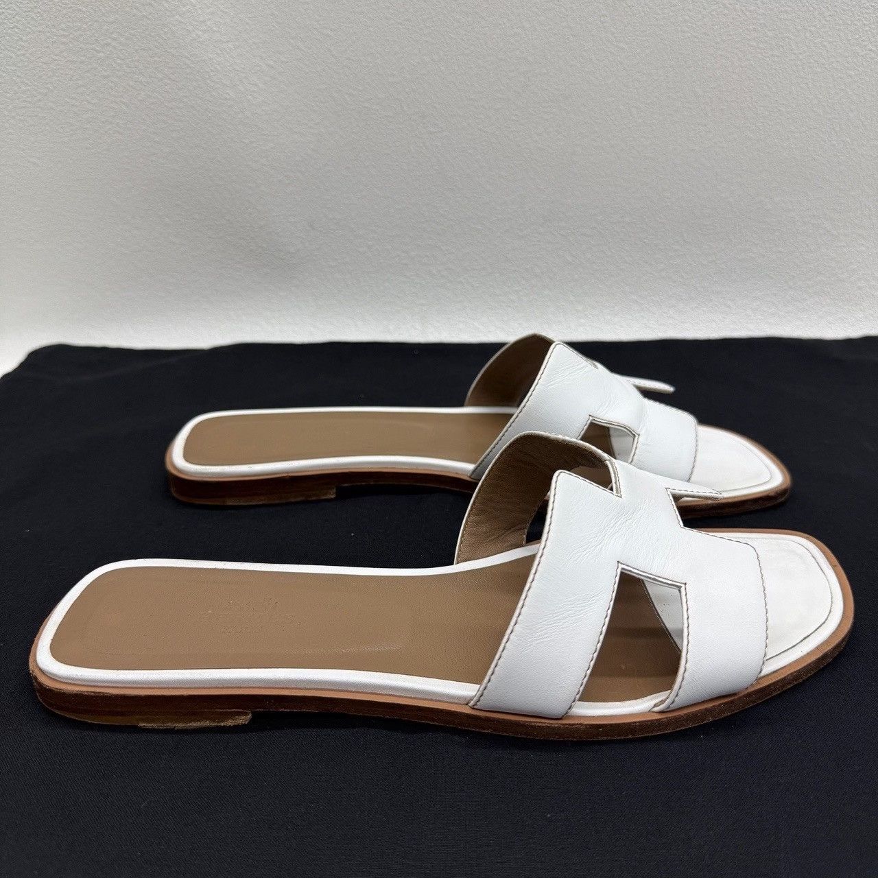 Hermes Hermès Oran Leather Sandals Size 39.5 Size US 9.5 / IT 39.5 - 5 Thumbnail
