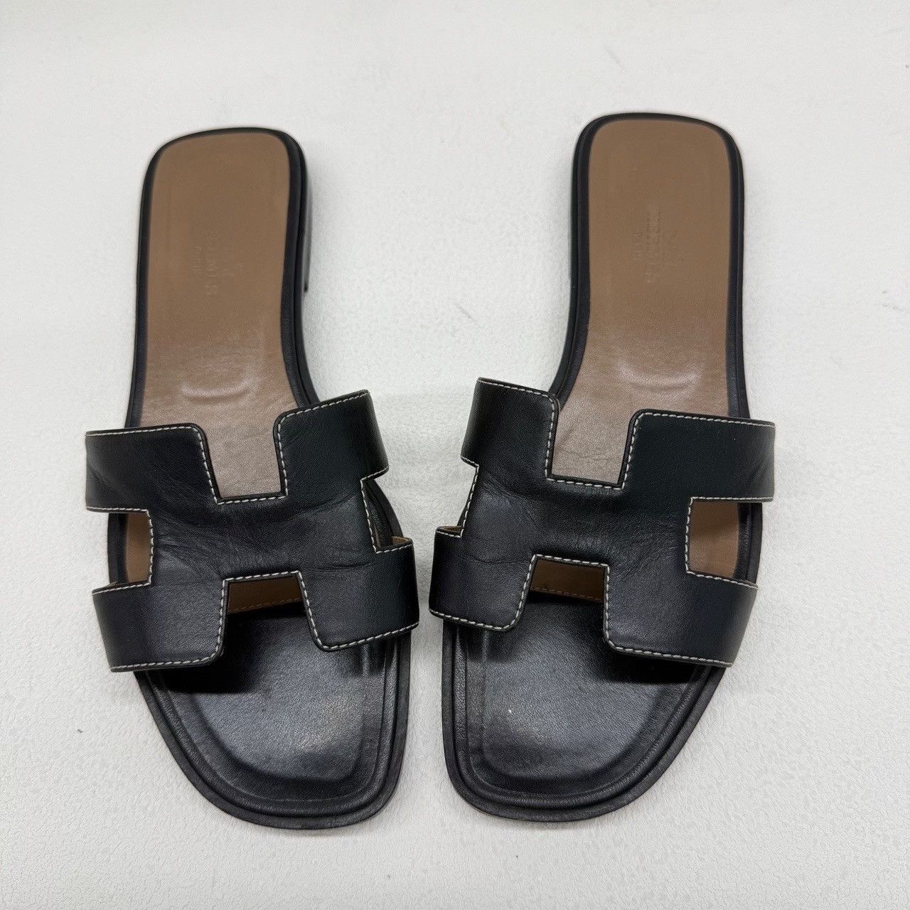 Hermes Hermès Oran H-Cutout Leather Sandals Size 37.5 Size US 7.5 / IT 37.5 - 9 Thumbnail