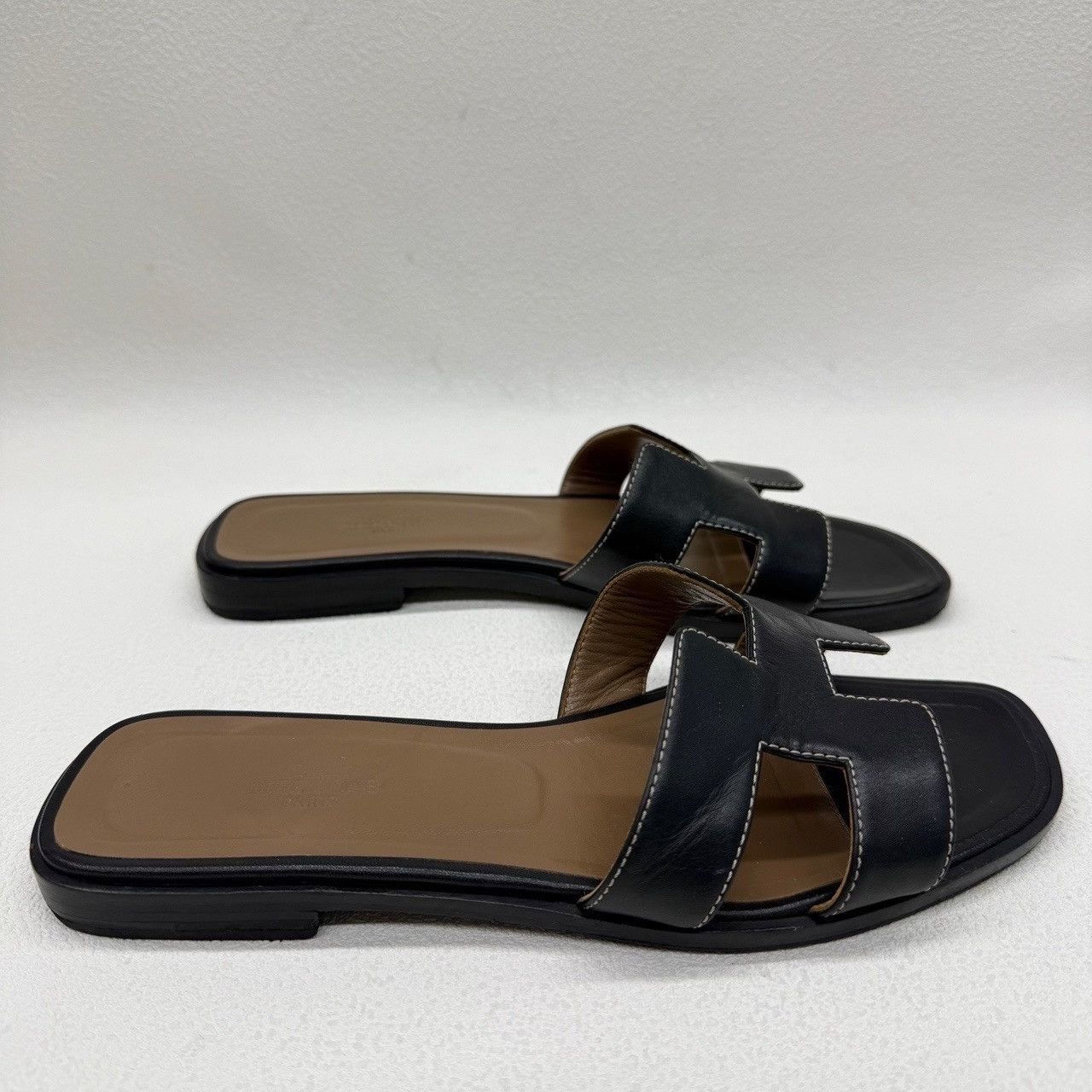 Hermes Hermès Oran H-Cutout Leather Sandals Size 37.5 Size US 7.5 / IT 37.5 - 5 Thumbnail