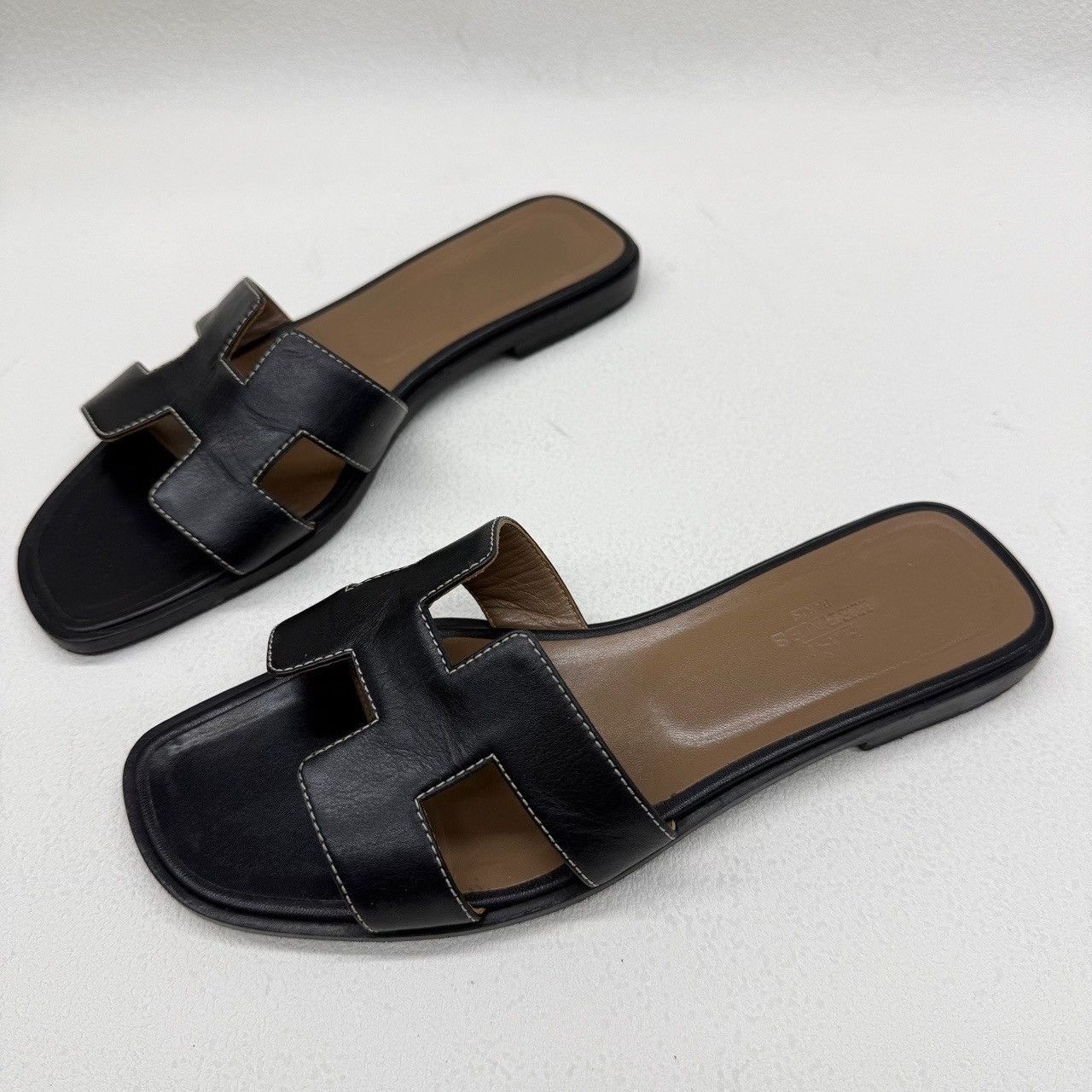 Hermes Hermès Oran H-Cutout Leather Sandals Size 37.5 Size US 7.5 / IT 37.5 - 2 Thumbnail
