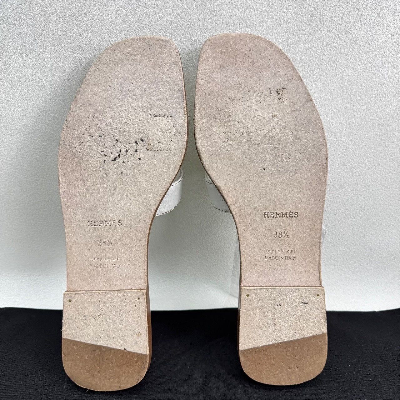 Hermes Hermès Oran White Leather Sandals Size 38.5 Size US 8.5 / IT 38.5 - 8 Thumbnail
