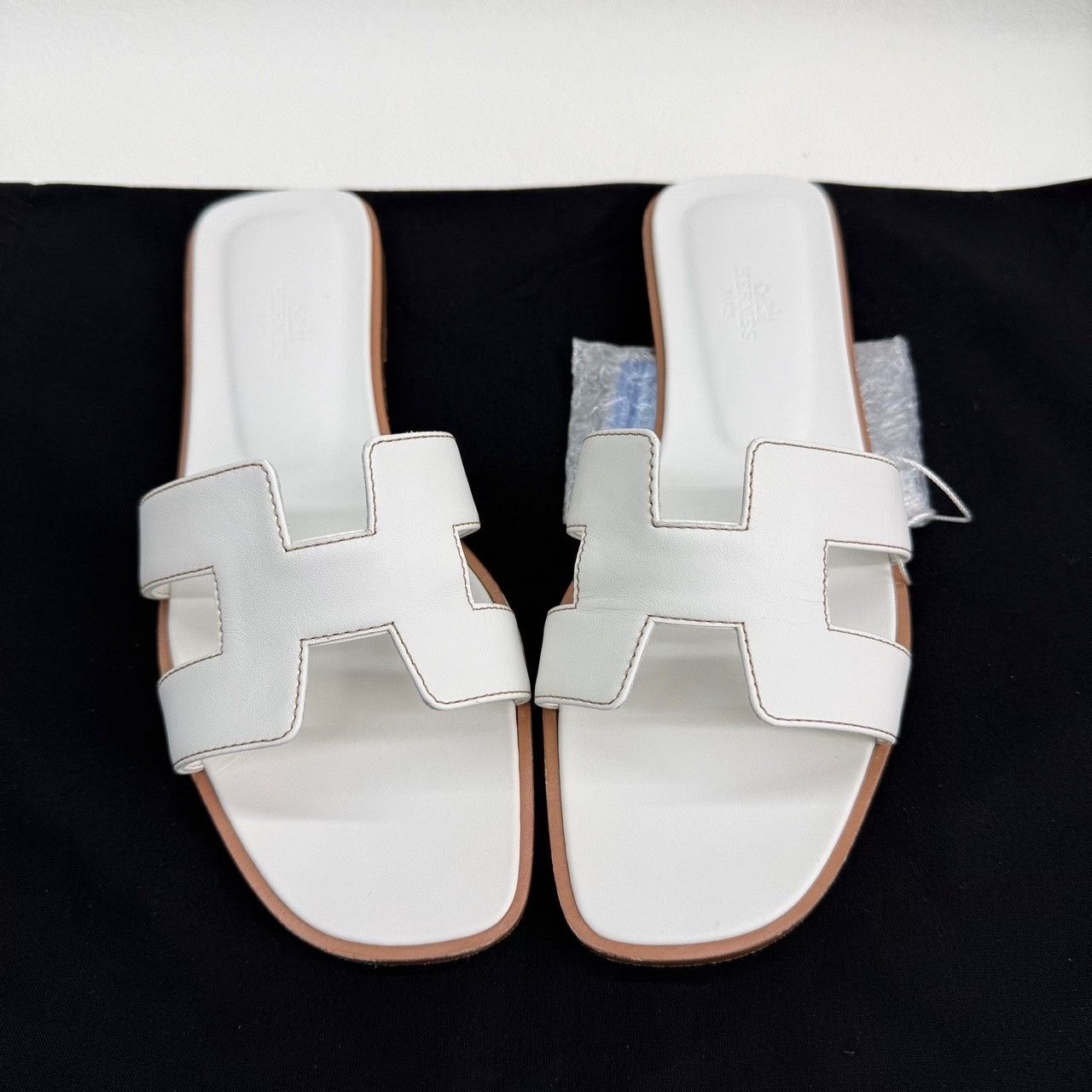 Hermes Hermès Oran White Leather Sandals Size 38.5 Size US 8.5 / IT 38.5 - 10 Thumbnail