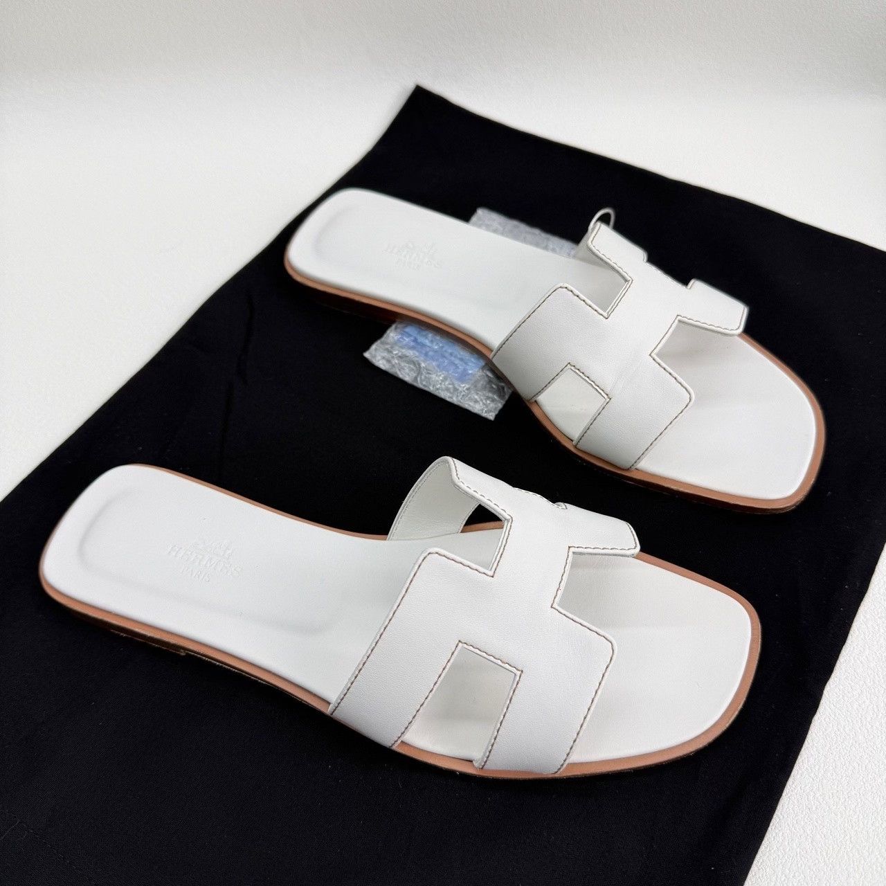Hermes Hermès Oran White Leather Sandals Size 38.5 Size US 8.5 / IT 38.5 - 4 Thumbnail