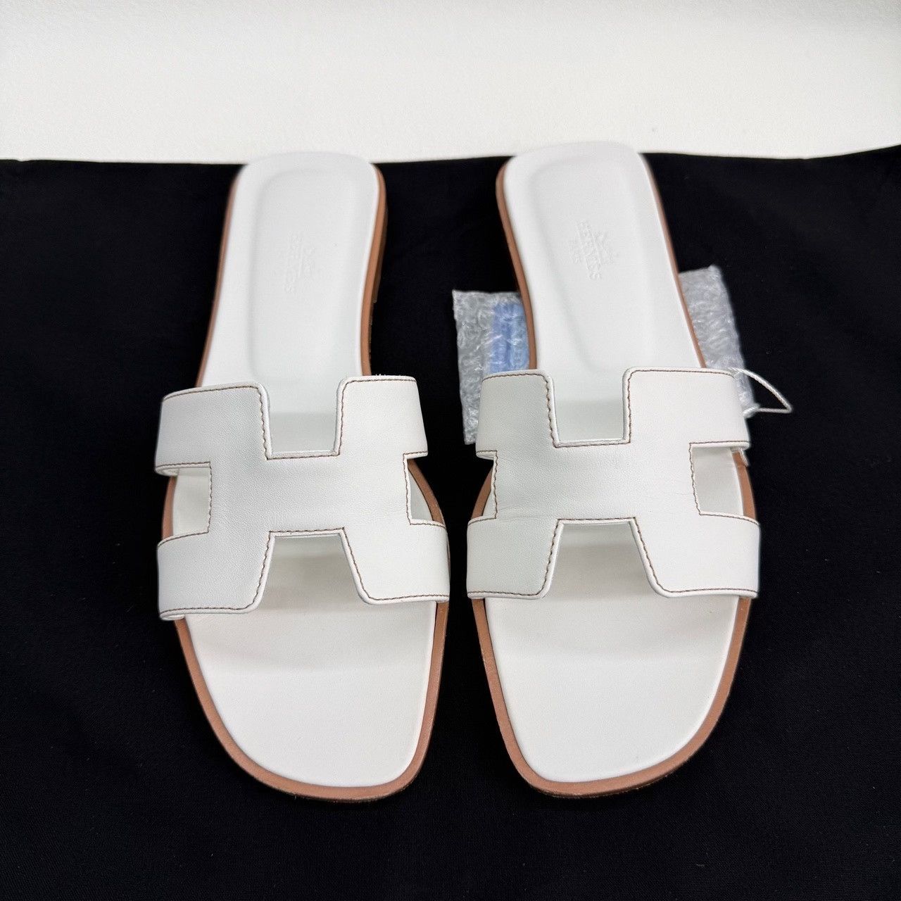 Hermes Hermès Oran White Leather Sandals Size 38.5 Size US 8.5 / IT 38.5 - 3 Thumbnail