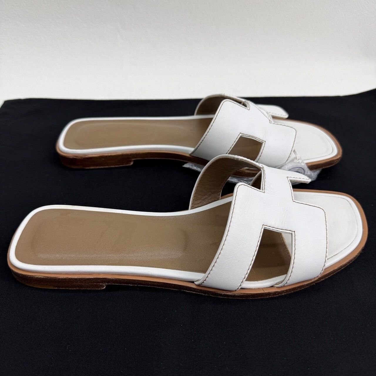 Hermes Hermès White Oran Sandals Size 36 Size US 6 / IT 36 - 5 Thumbnail