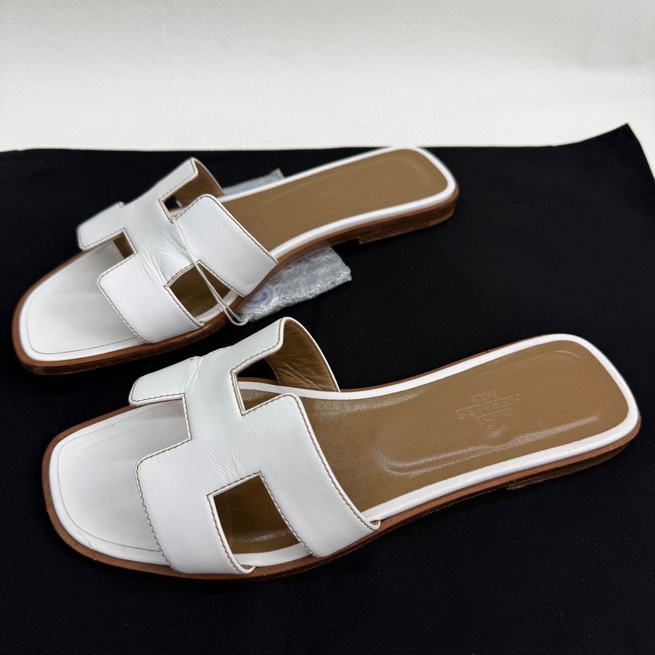 Hermes Hermes Oran Leather Sandals Size 38 Size US 8 / IT 38 - 2 Thumbnail