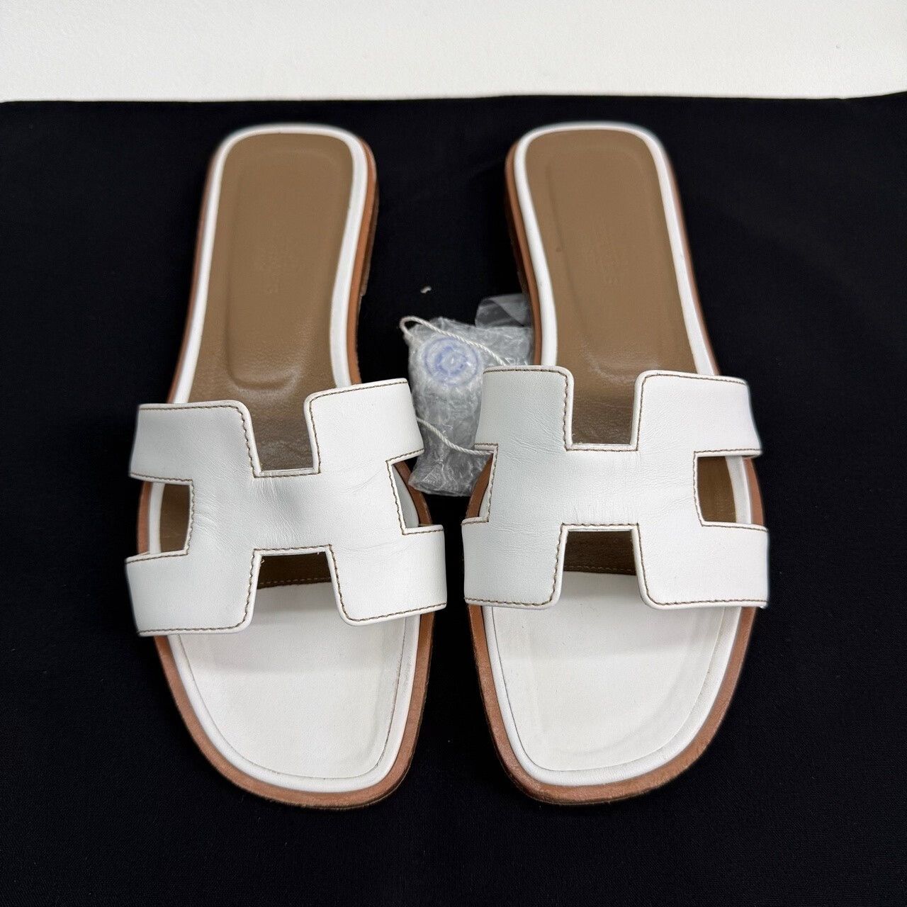 Hermes Hermès White Oran Sandals Size 36 Size US 6 / IT 36 - 3 Thumbnail