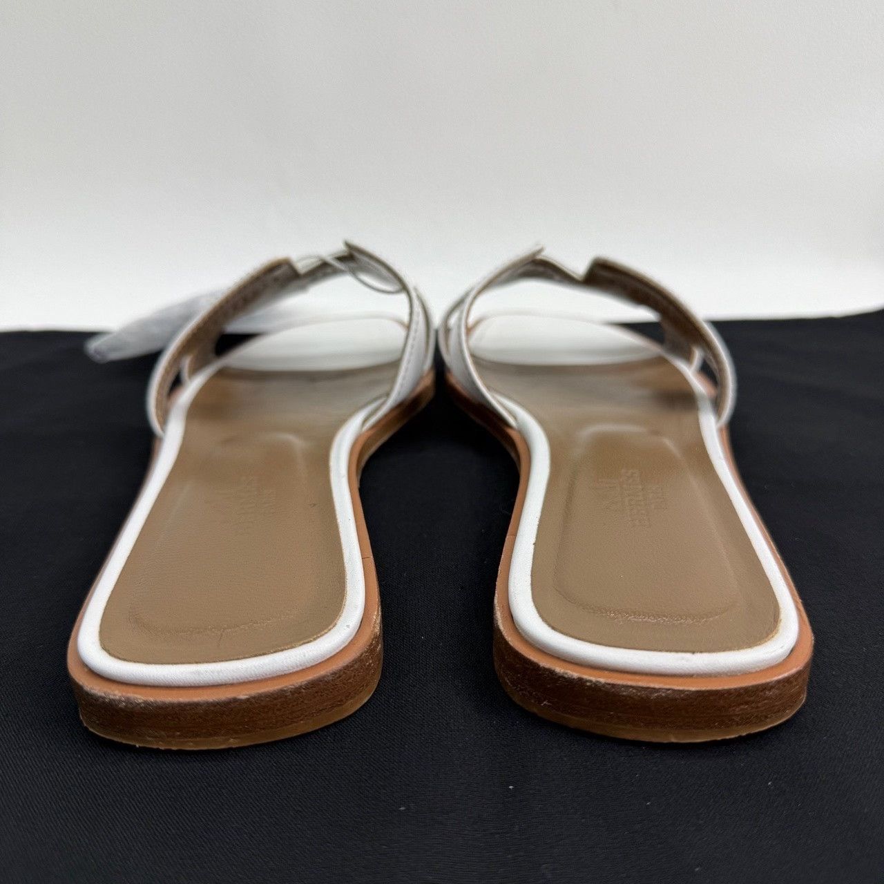 Hermes Hermès White Oran Sandals Size 36 Size US 6 / IT 36 - 6 Thumbnail