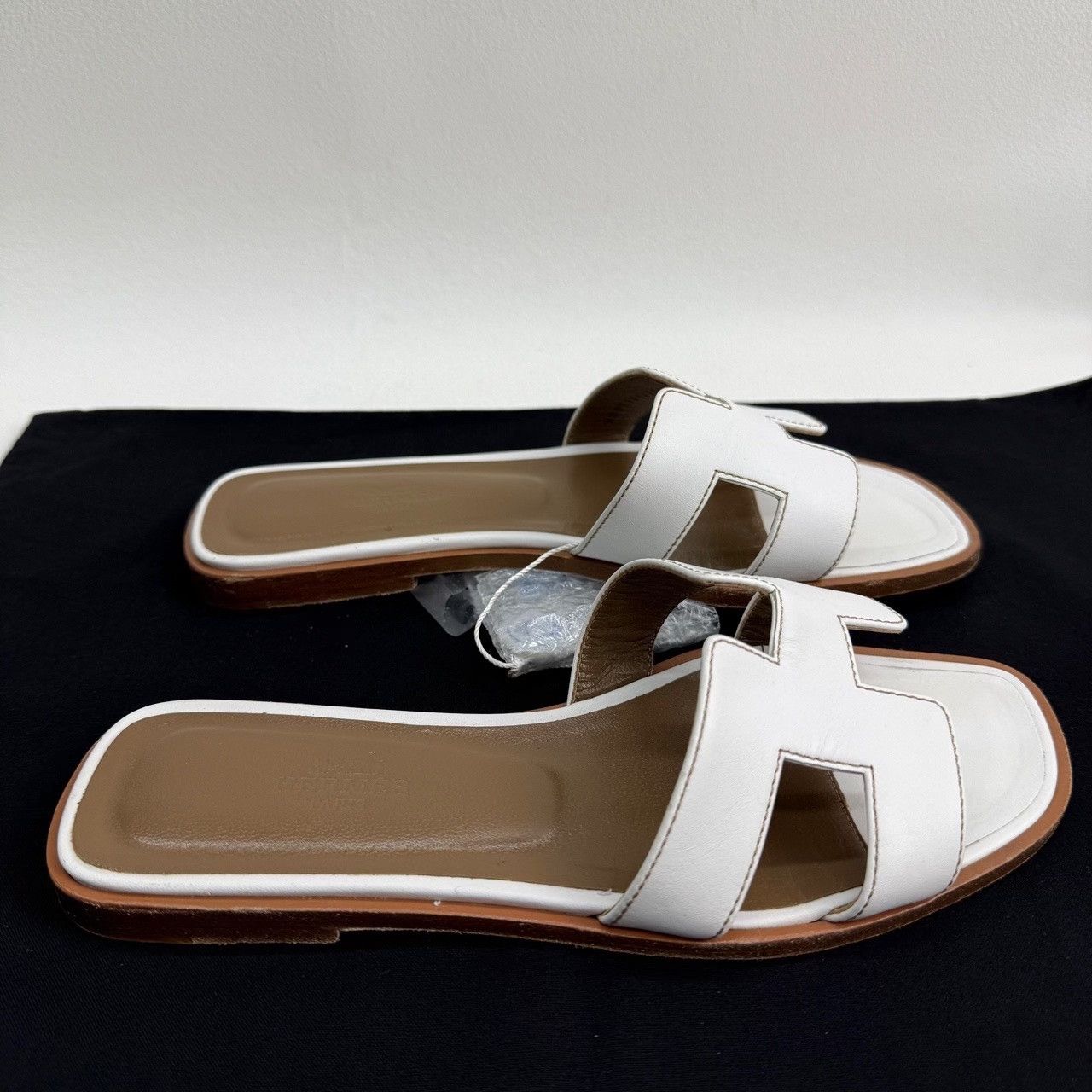 Hermes Hermès White Oran Sandals Size 36 Size US 6 / IT 36 - 5 Thumbnail