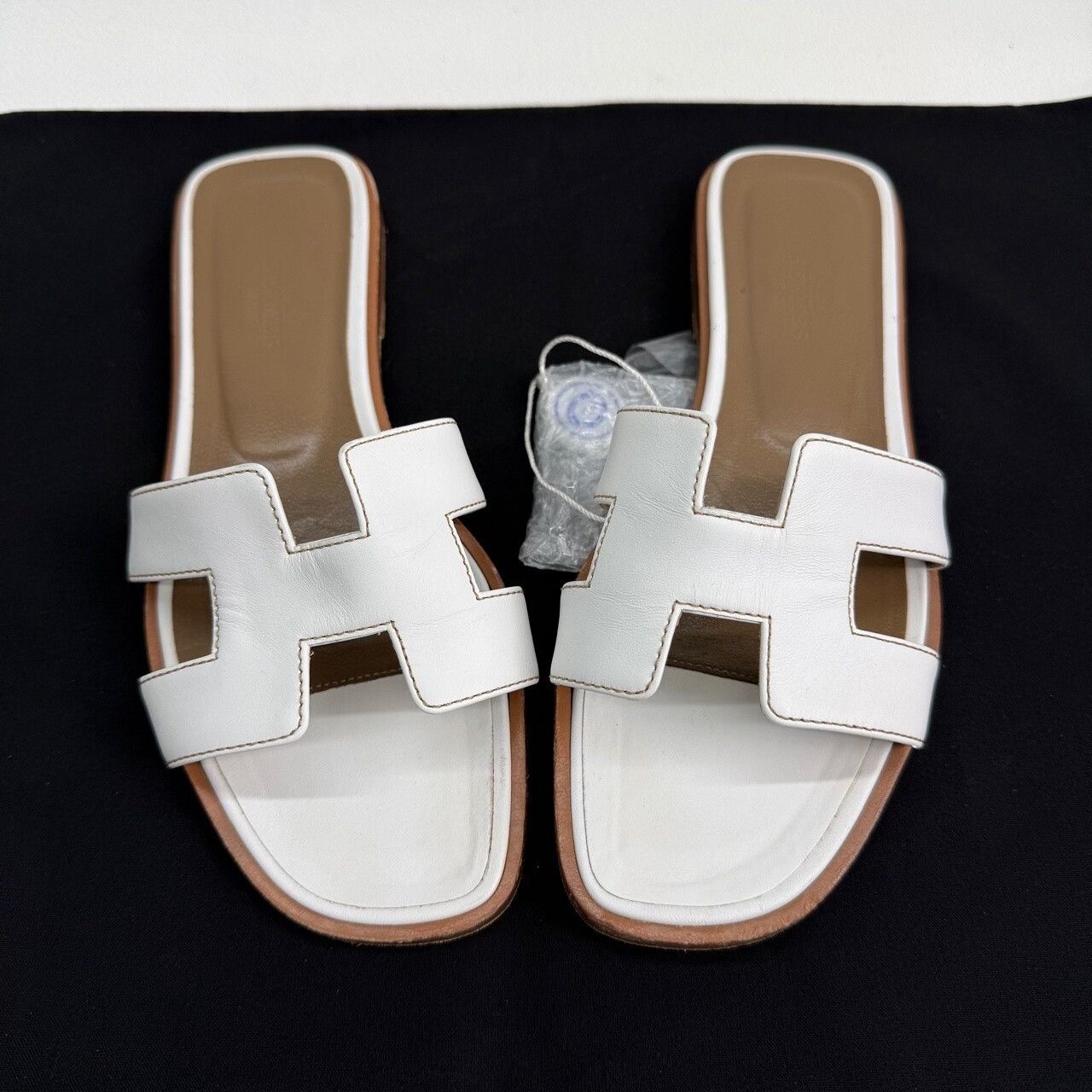 Hermes Hermès White Oran Sandals Size 36 Size US 6 / IT 36 - 10 Thumbnail