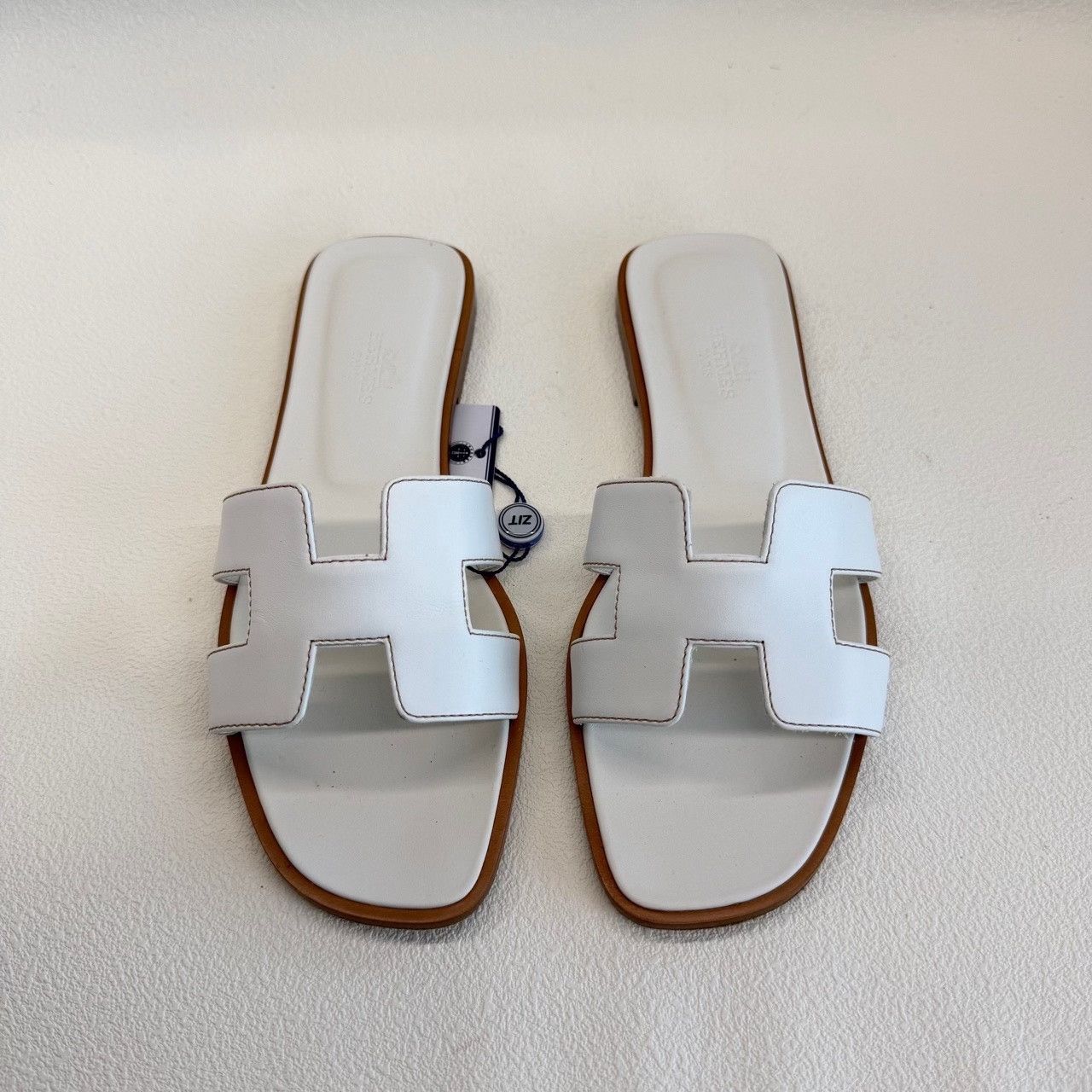 Hermes Hermes White Oran Sandals Size 36.5 Size US 6.5 / IT 36.5 - 3 Thumbnail