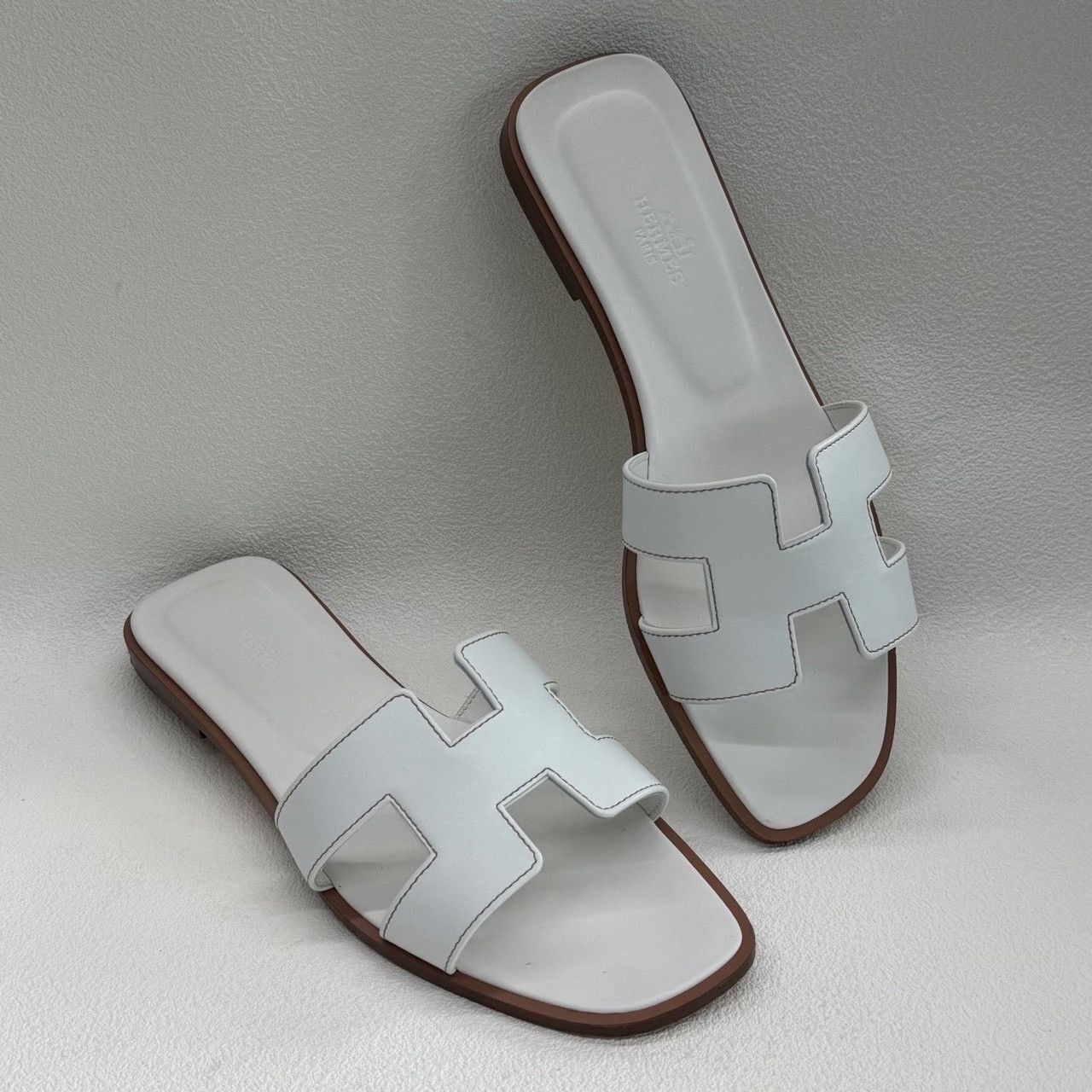 Hermes Hermès Oran White Leather Sandals Size 38.5 Size US 8.5 / IT 38.5 - 10 Thumbnail