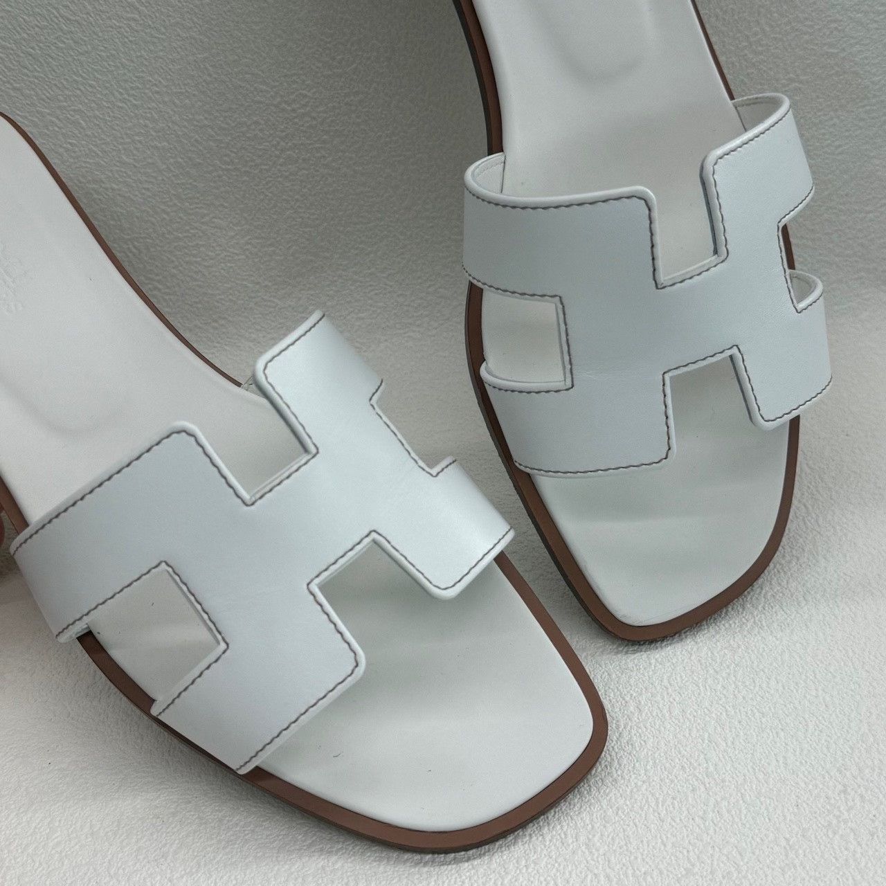 Hermes Hermès Oran White Leather Sandals Size 38.5 Size US 8.5 / IT 38.5 - 8 Thumbnail
