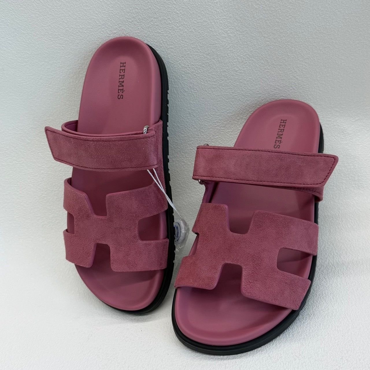 Hermes Hermes Chypre Suede Sandals Pink Size 37.5 Size US 7.5 / IT 37.5 - 8 Thumbnail