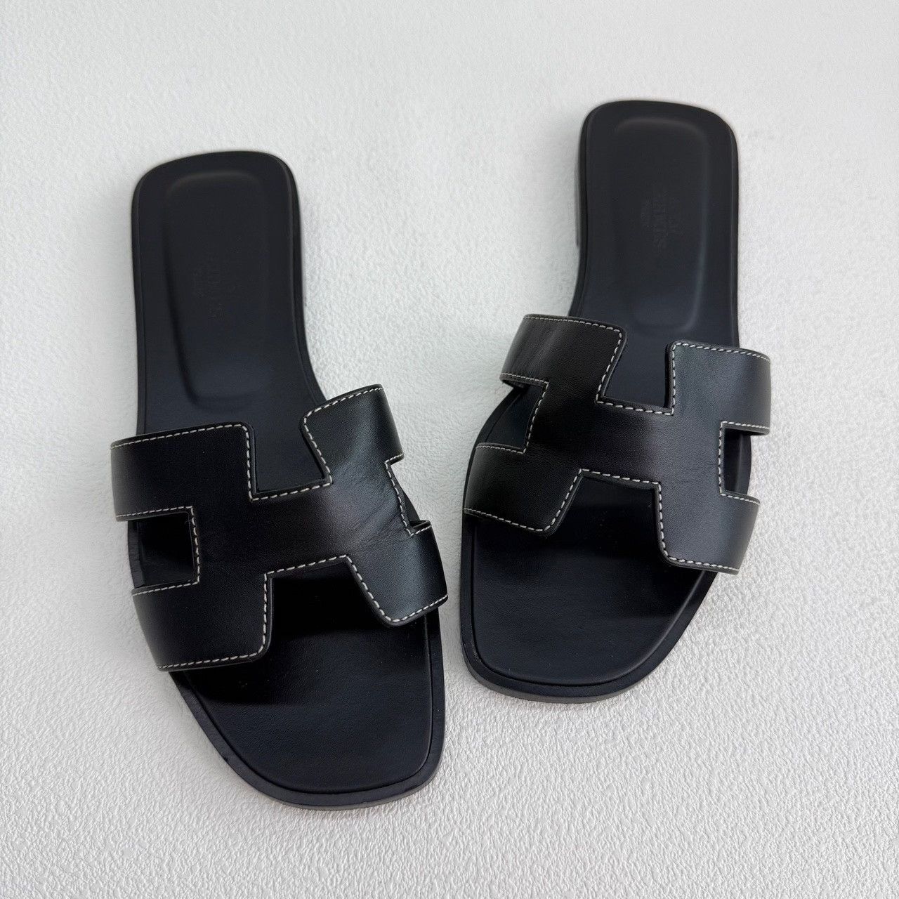 Hermes Hermès Oran Leather Sandals Size 36 Size US 6 / IT 36 - 8 Thumbnail