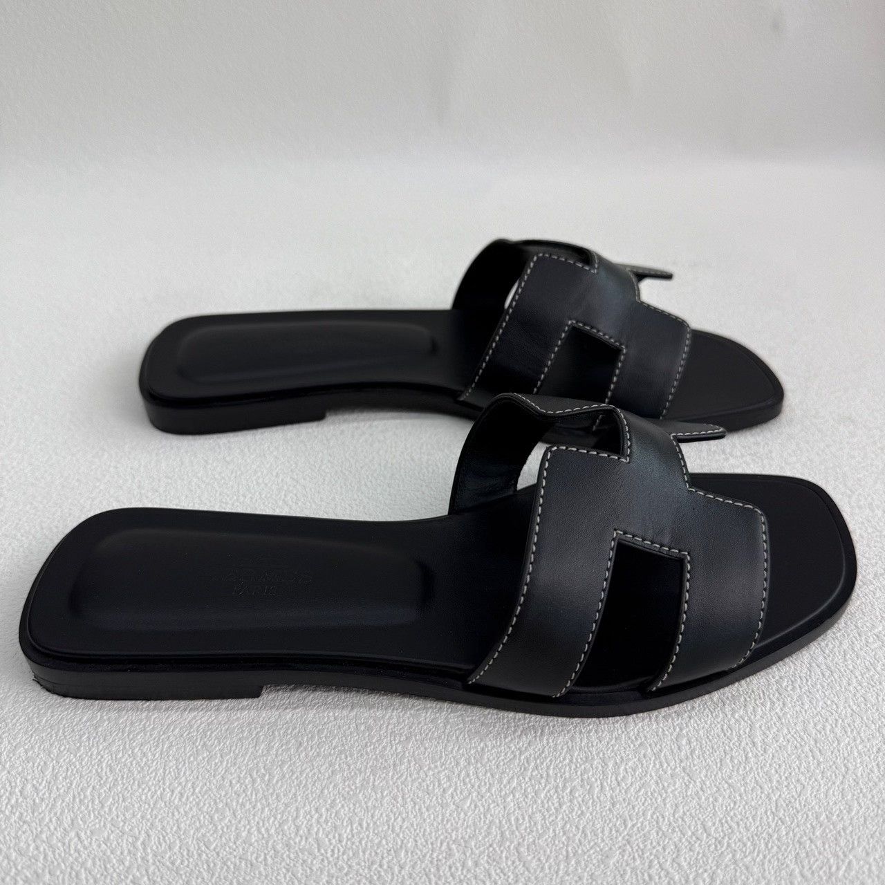 Hermes Hermès Oran Leather Sandals Size 36 Size US 6 / IT 36 - 9 Thumbnail