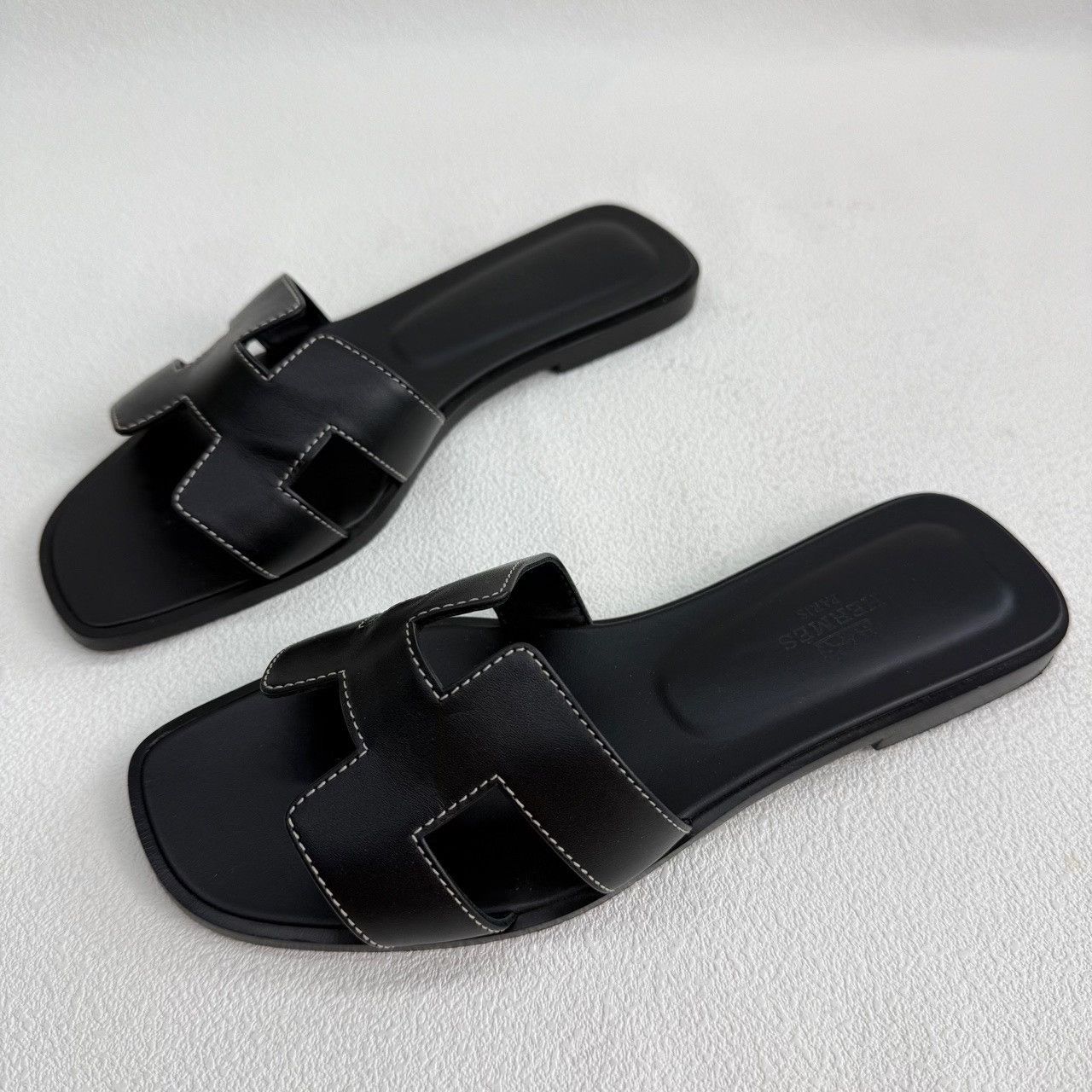 Hermes Hermès Oran Leather Sandals Size 36 Size US 6 / IT 36 - 2 Thumbnail
