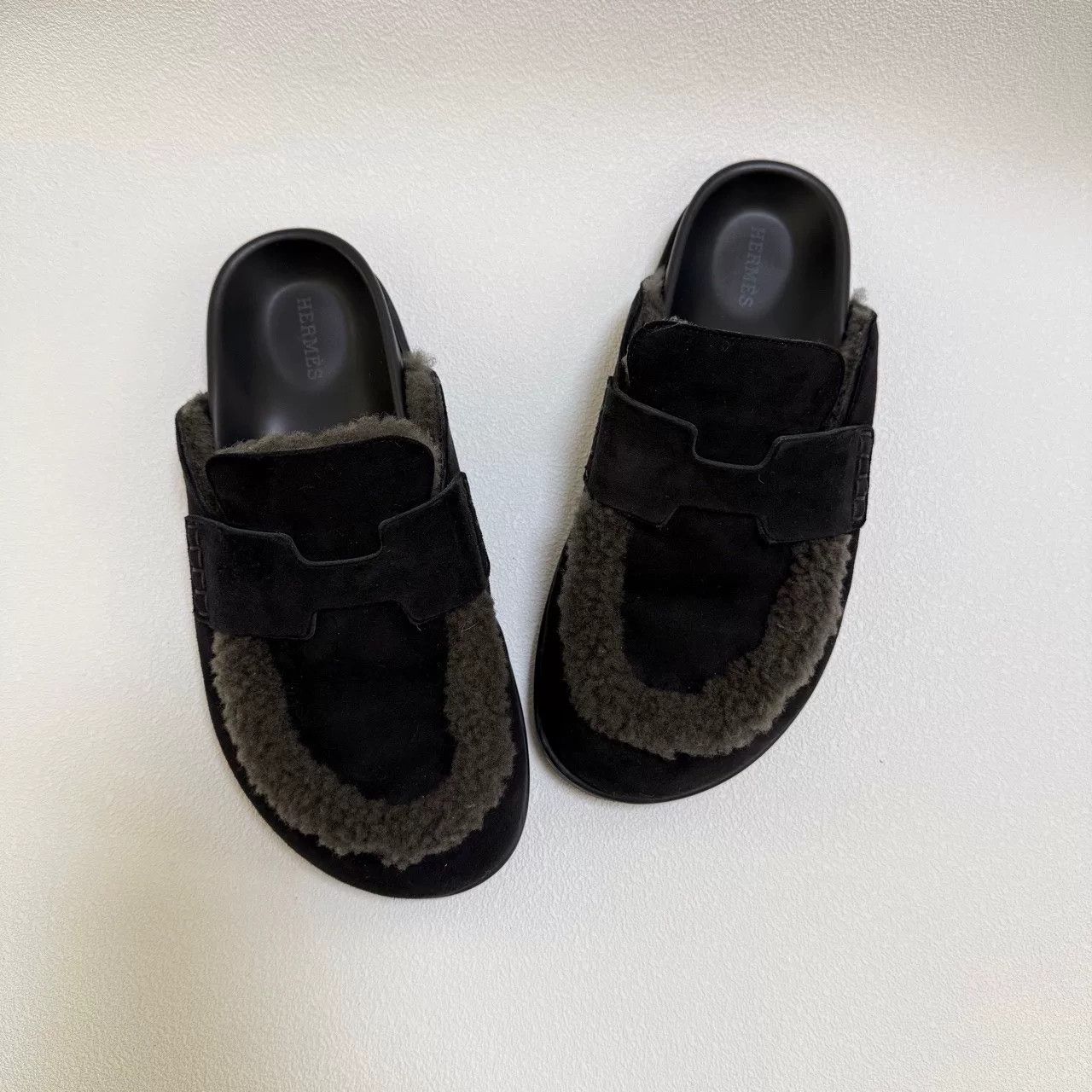Hermes Hermes Shearling Mules Size 37 Size US 7 / IT 37 - 8 Thumbnail
