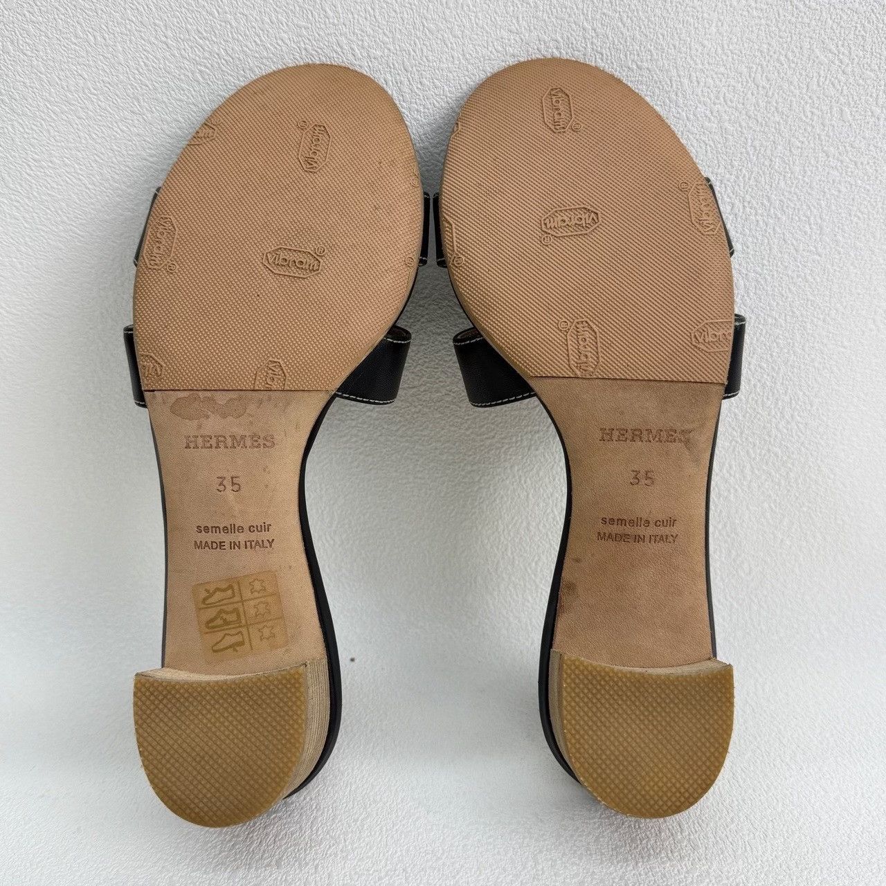 Hermes Hermès Oasis Leather Sandals Black Size 35 Size US 5 / IT 35 - 8 Thumbnail