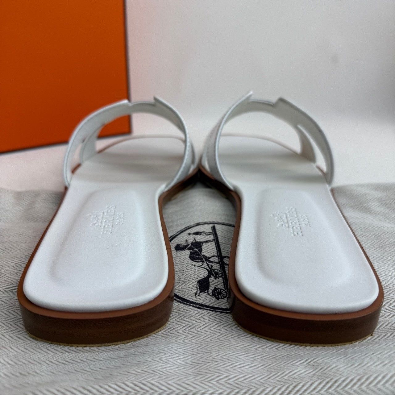 Hermes Hermes Oran Sandals Size 36 Size US 6 / IT 36 - 7 Thumbnail