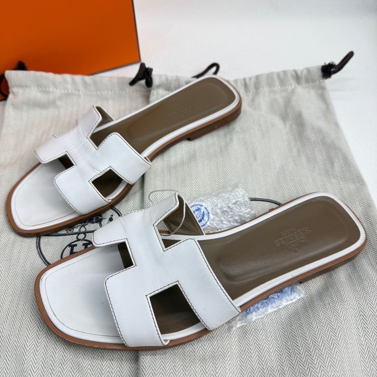 Hermes Hermes Oran Leather Sandals Size 37 Size US 7 / IT 37 - 3 Thumbnail