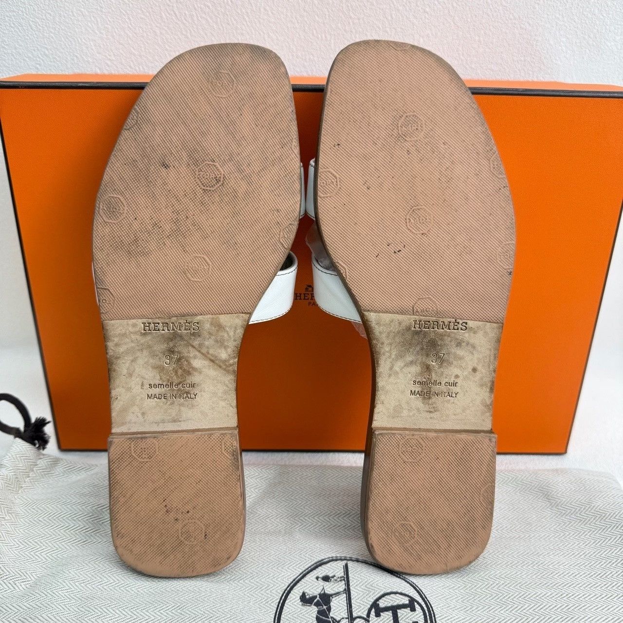 Hermes Hermes Oran Leather Sandals Size 37 Size US 7 / IT 37 - 9 Thumbnail