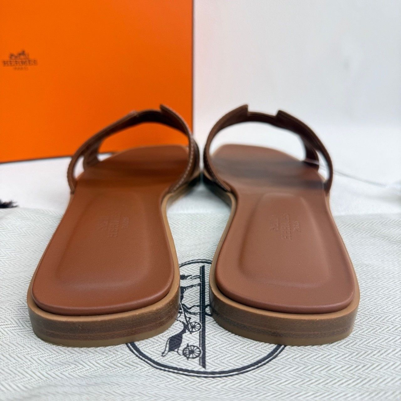 Hermes Hermes Oran Sandals Brown Size 37 Size US 7 / IT 37 - 7 Thumbnail