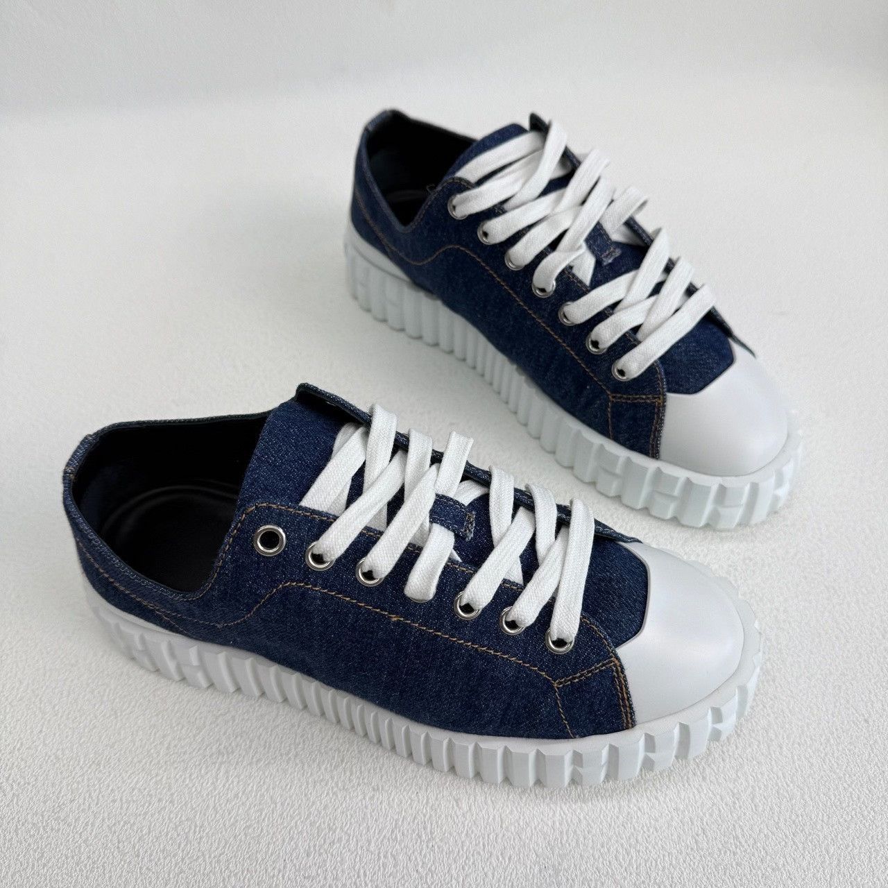 Hermes Hermes Denim Low-Top Sneakers Size 35 Size US 5 / IT 35 - 4 Thumbnail