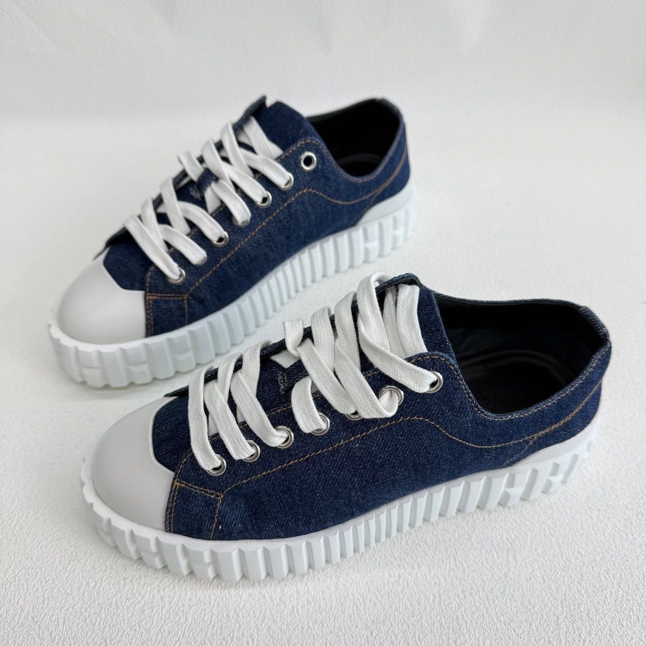 Hermes Hermes Denim Low-Top Sneakers Size 35 Size US 5 / IT 35 - 2 Thumbnail