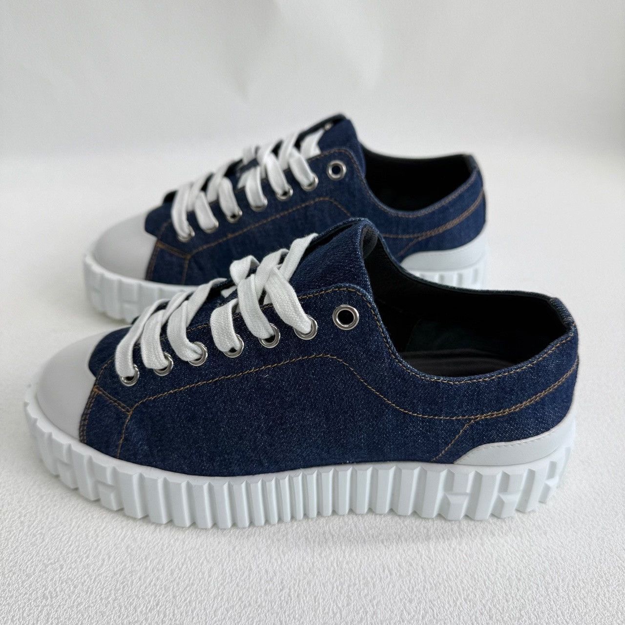 Hermes Hermes Denim Low-Top Sneakers Size 35 Size US 5 / IT 35 - 7 Thumbnail