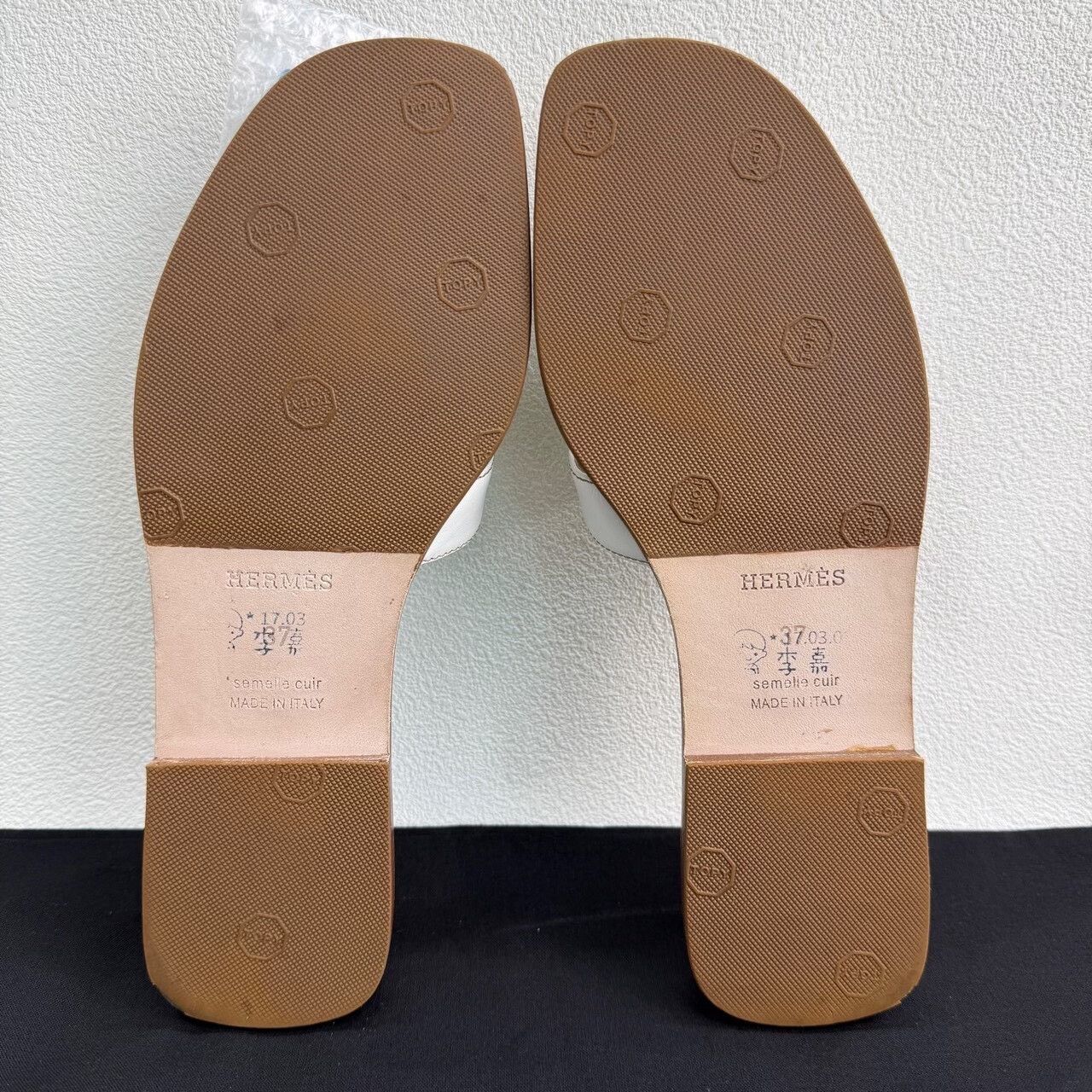 Hermes Hermes White Oran Sandals Size 37 Size US 7 / IT 37 - 8 Thumbnail