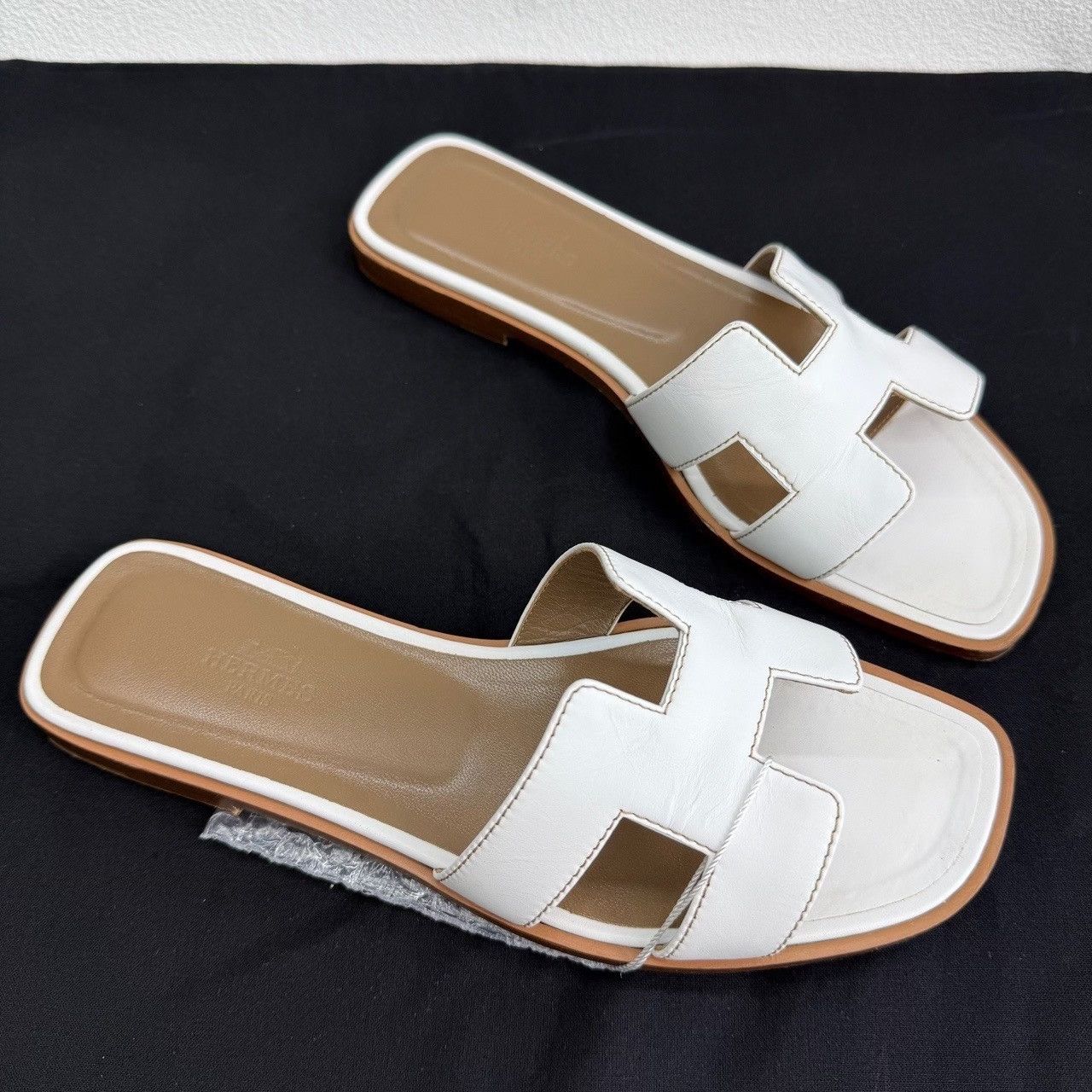 Hermes Hermes White Oran Sandals Size 37 Size US 7 / IT 37 - 3 Thumbnail