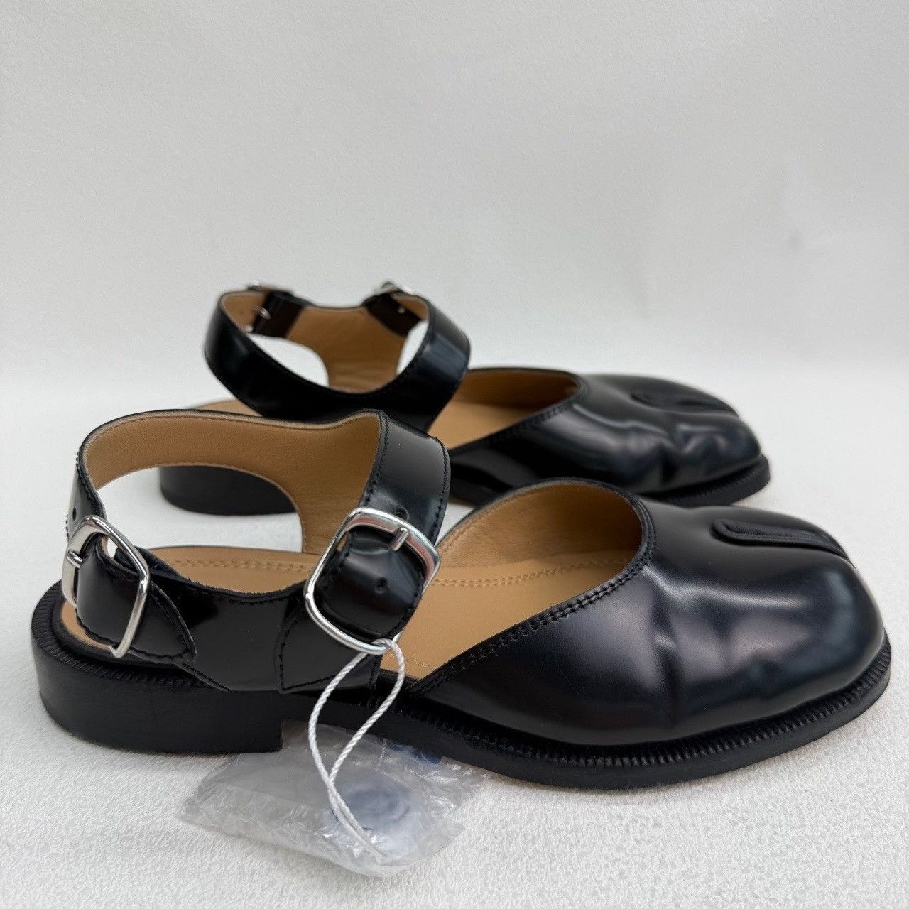 Maison Margiela Maison Margiela Tabi Mary Jane Flats Size 35.5 Size US 5.5 / IT 35.5 - 5 Thumbnail