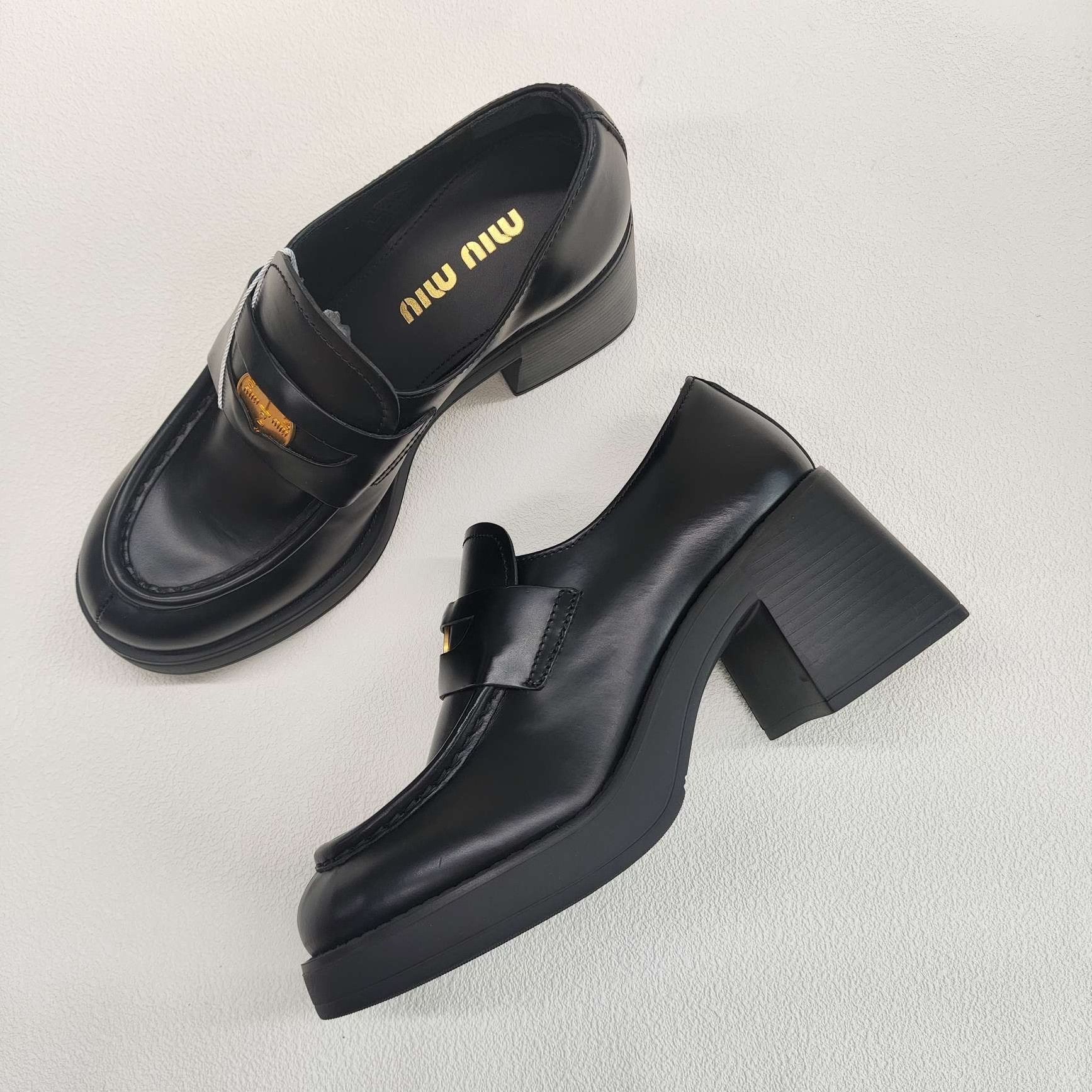 Miu Miu Miu Miu Leather Penny Block Heel Loafers Size 35.5 Size US 5.5 / IT 35.5 - 9 Thumbnail