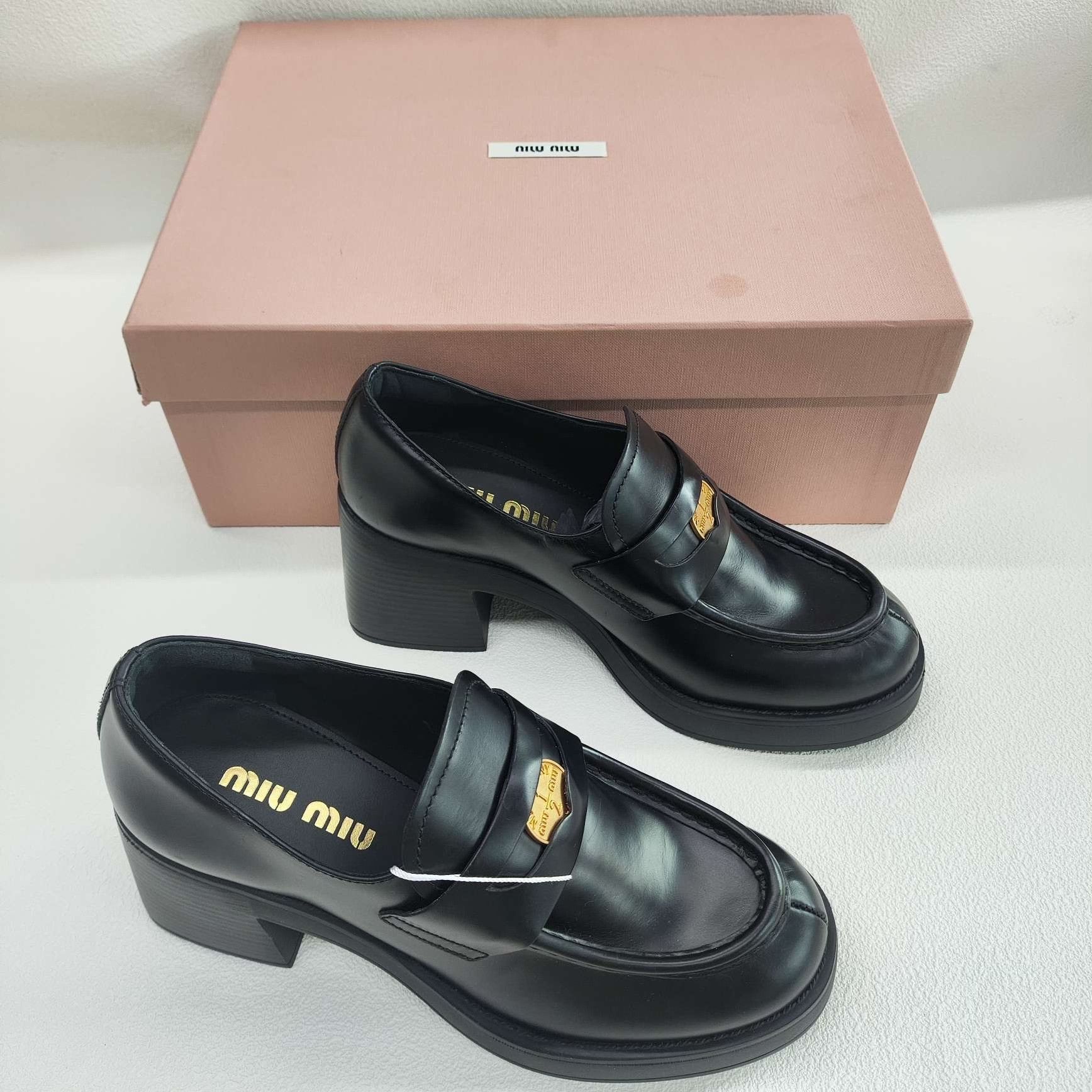 Miu Miu Miu Miu Leather Penny Block Heel Loafers Size 35.5 Size US 5.5 / IT 35.5 - 4 Thumbnail