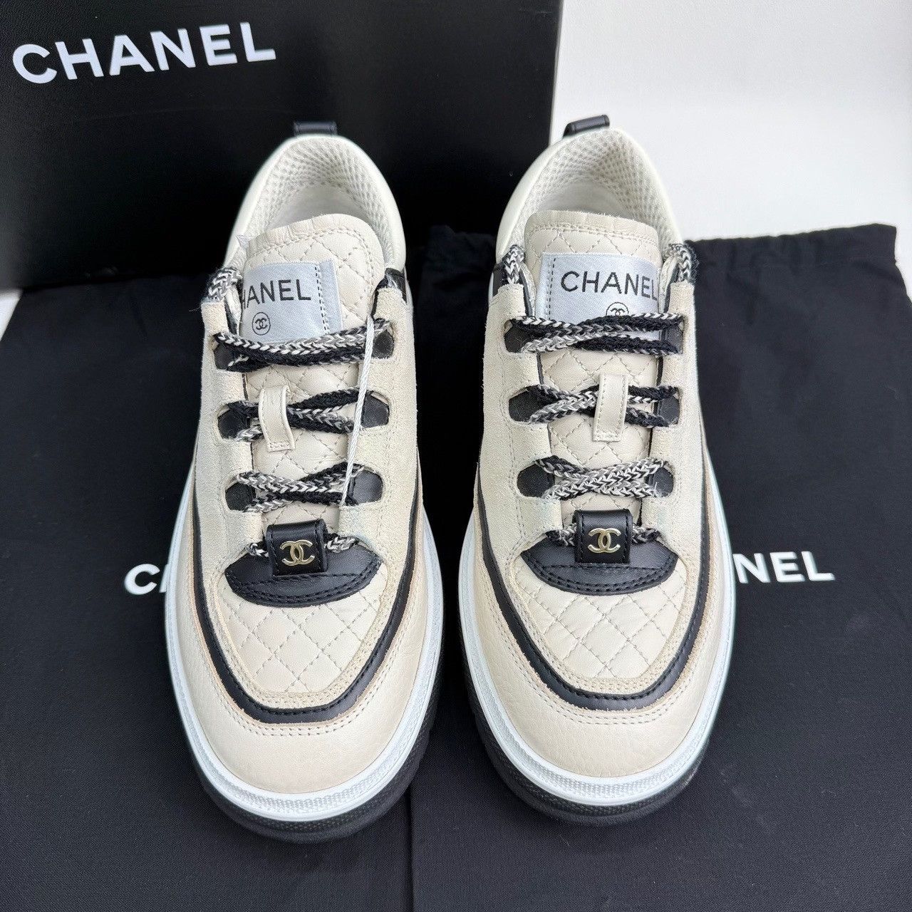 Chanel Chanel Quilted Low-Top Sneakers Size 36 Size US 6 / IT 36 - 4 Thumbnail